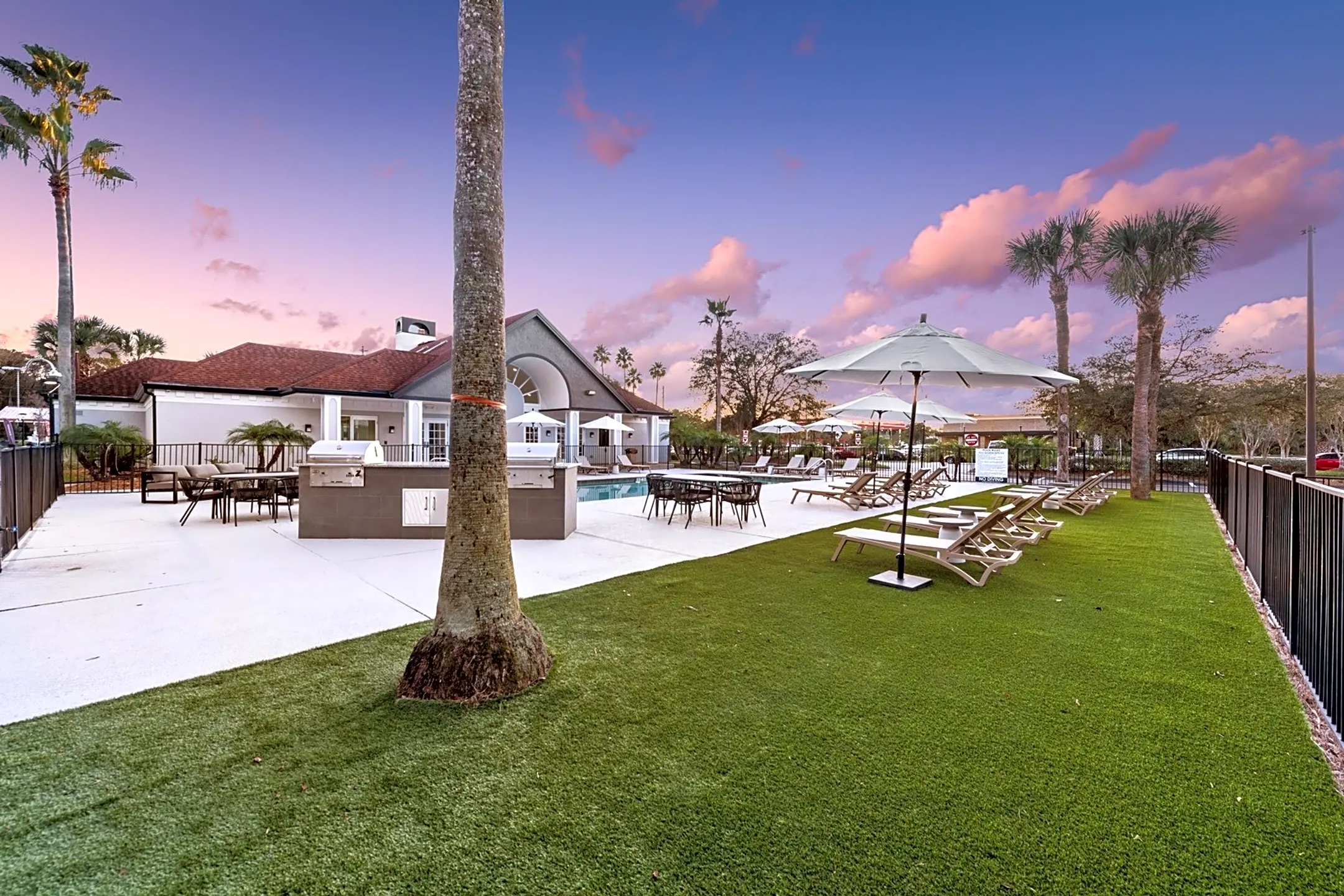 Lenox Cove 8737 Baymeadows Road Jacksonville, FL Apartments for