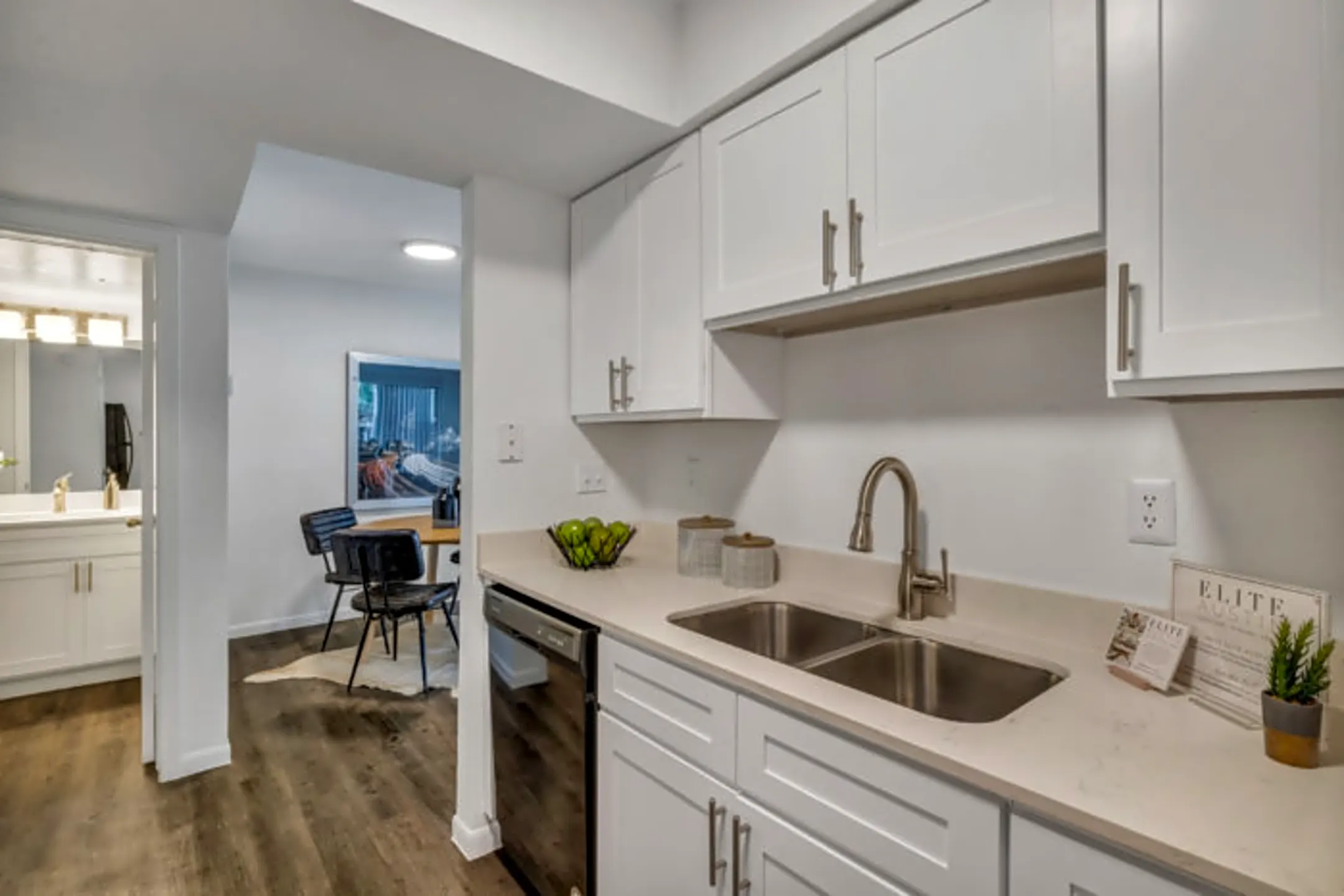 Ascent at North 1735 Rutland Dr Austin, TX Apartments for