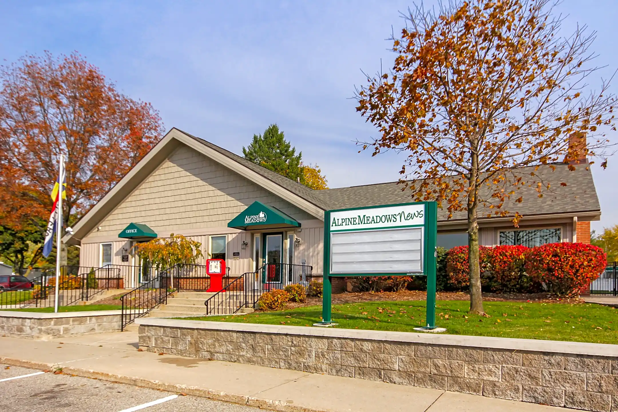 Alpine Meadows 3800 Fruit Ridge Ave NW Grand Rapids, MI Apartments