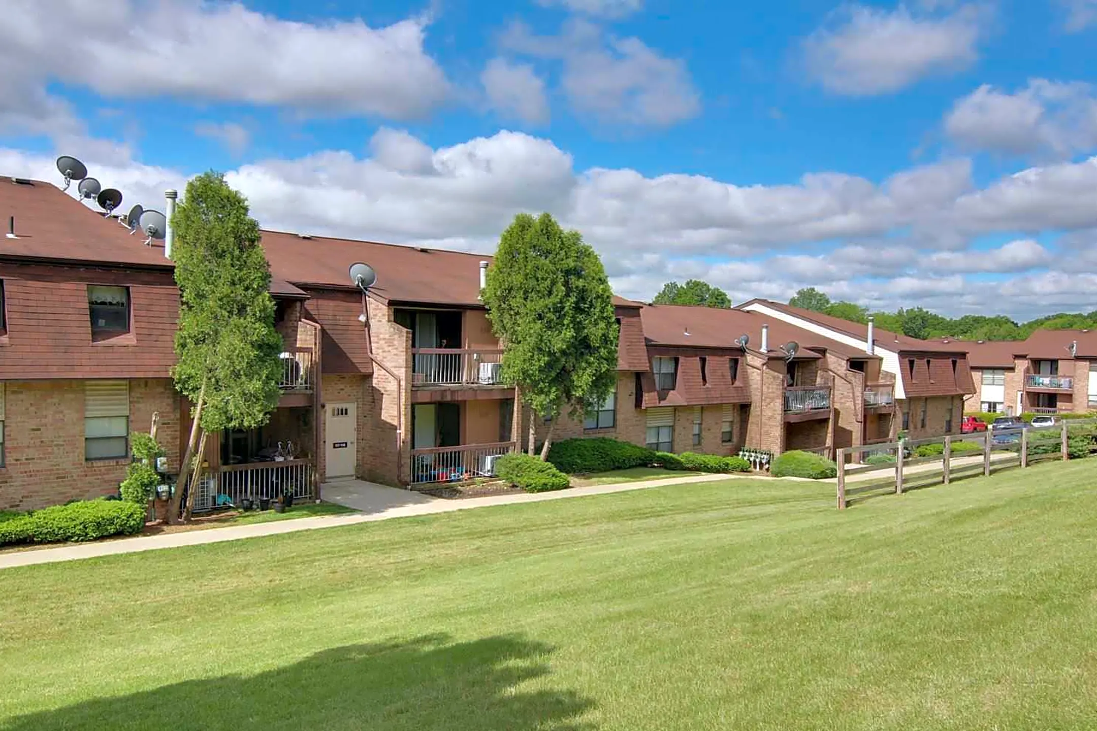 Hillside Gardens 1200 Sunnyview Oval Keasbey, NJ Apartments for