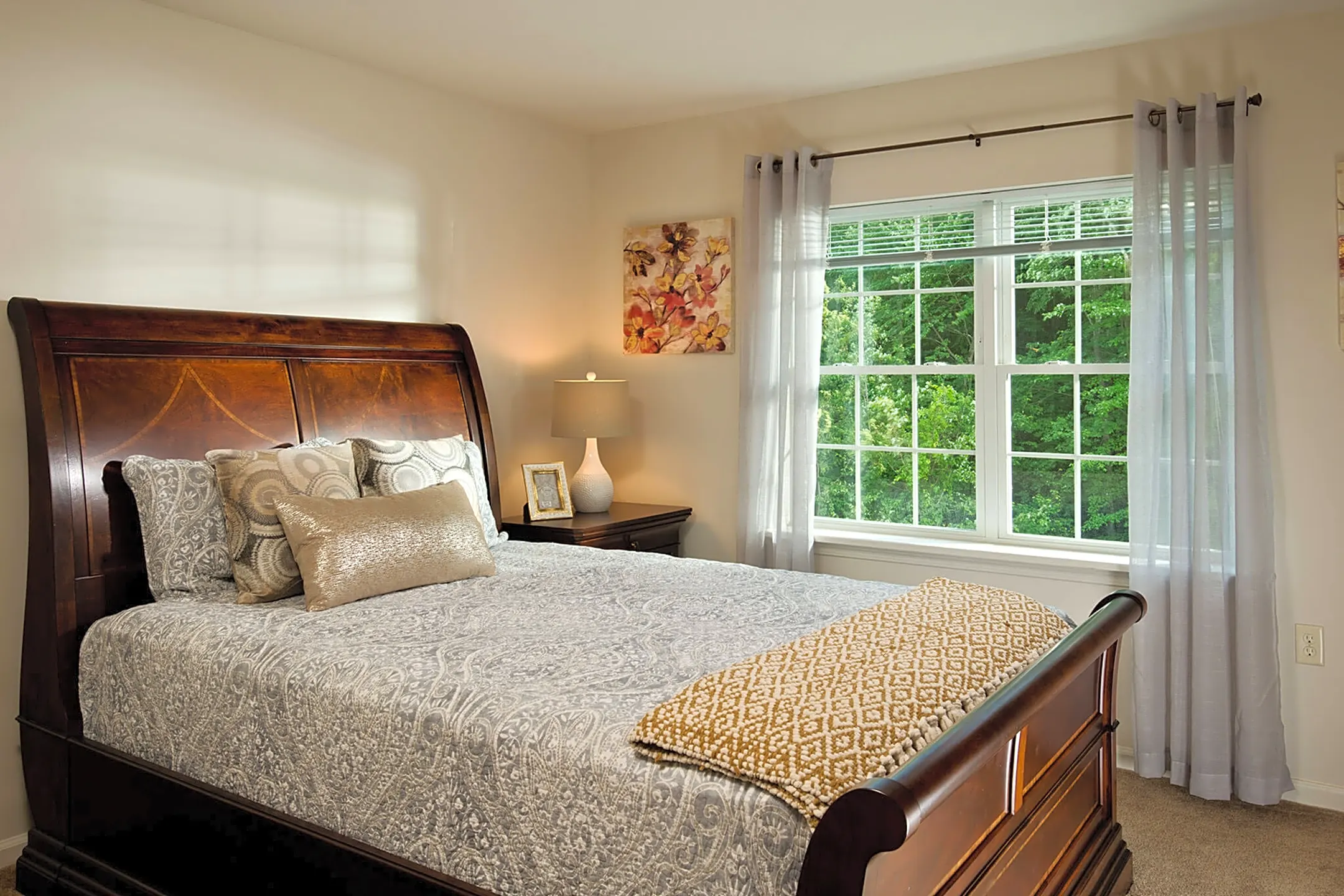 Bedroom - Glenmont Abbey Village - 55+ Living - Glenmont, NY