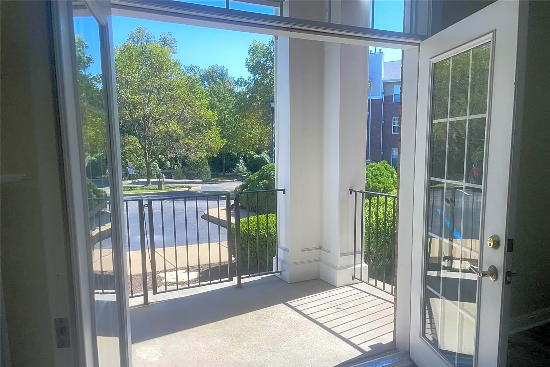 1163 Mill Crossing Dr 103 Condos Creve Coeur, MO 63141