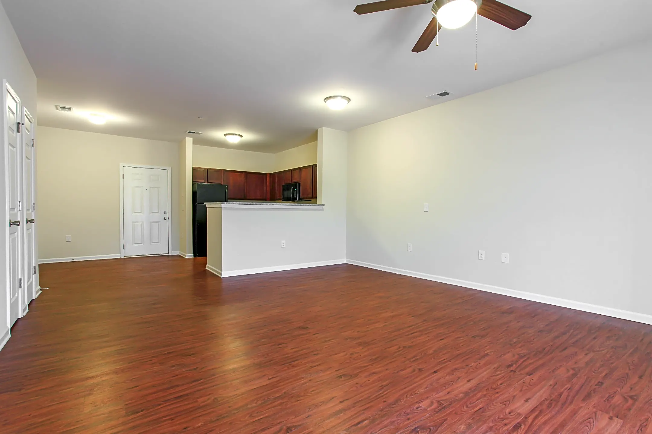Living Room - Kirkwood Place Apartments - Burlington, NC