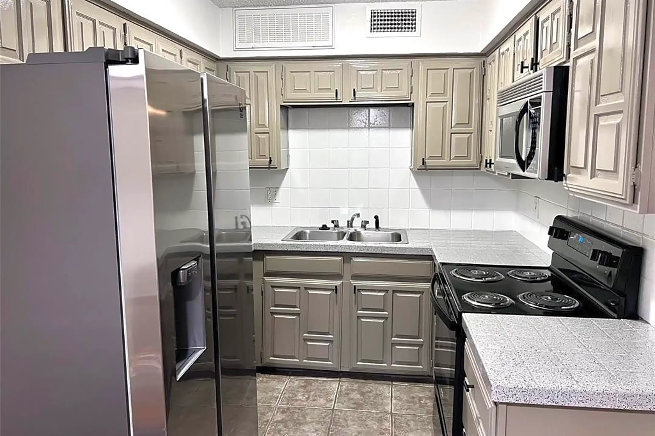 Kitchen - 3849 Evergreen St #123 - Irving, TX