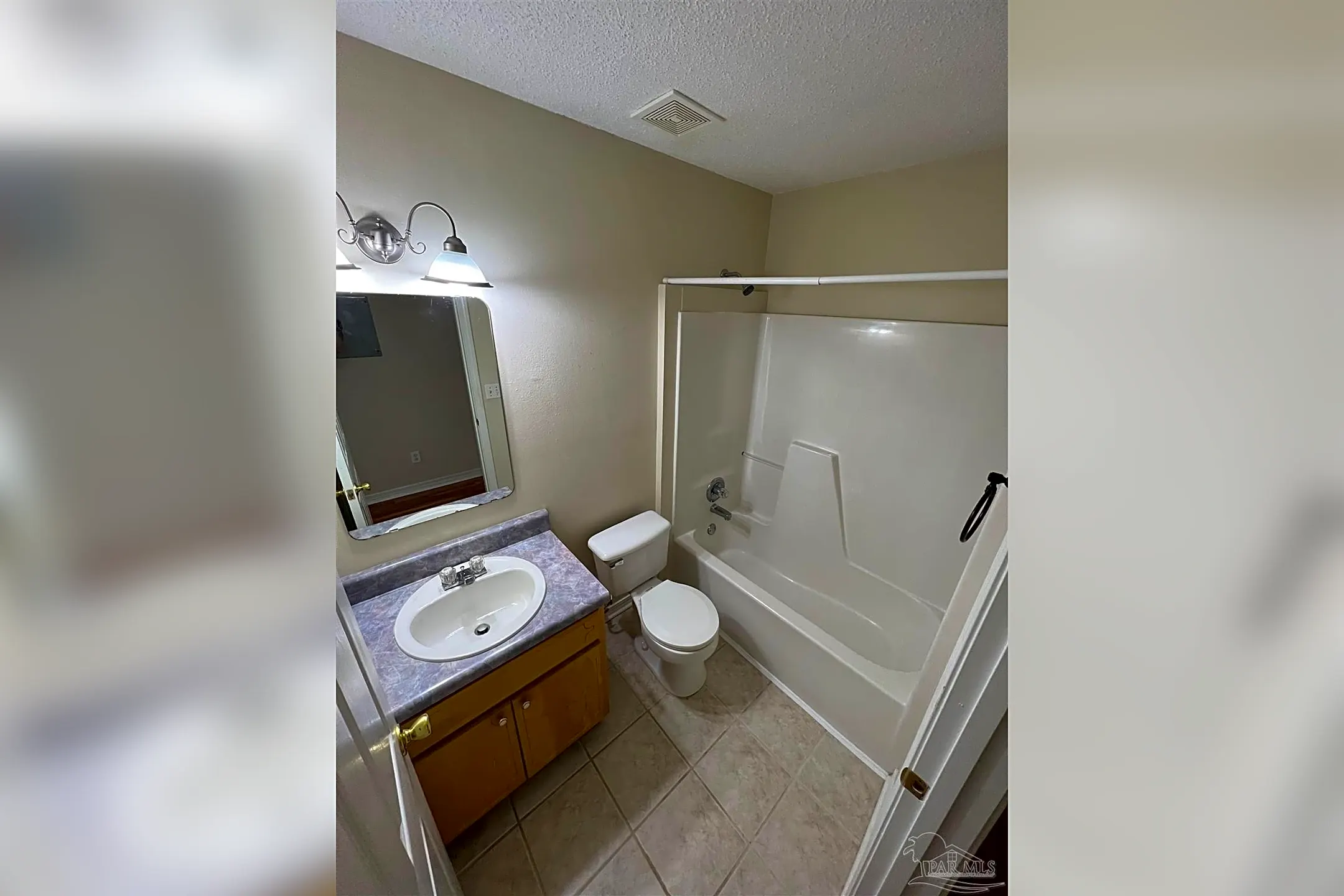 Bathroom - 1665 E Hatton St - Pensacola, FL