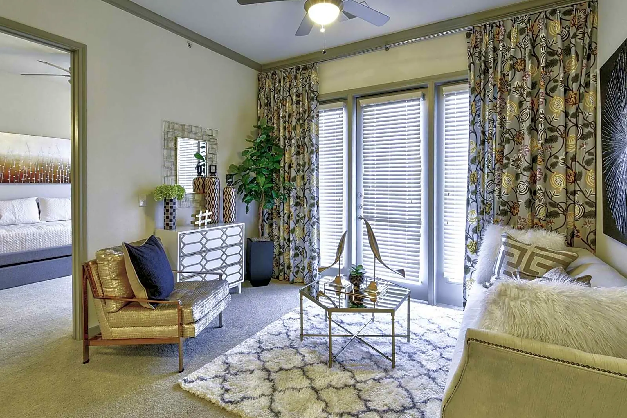 Living Room - The Standard at CityLine - Richardson, TX