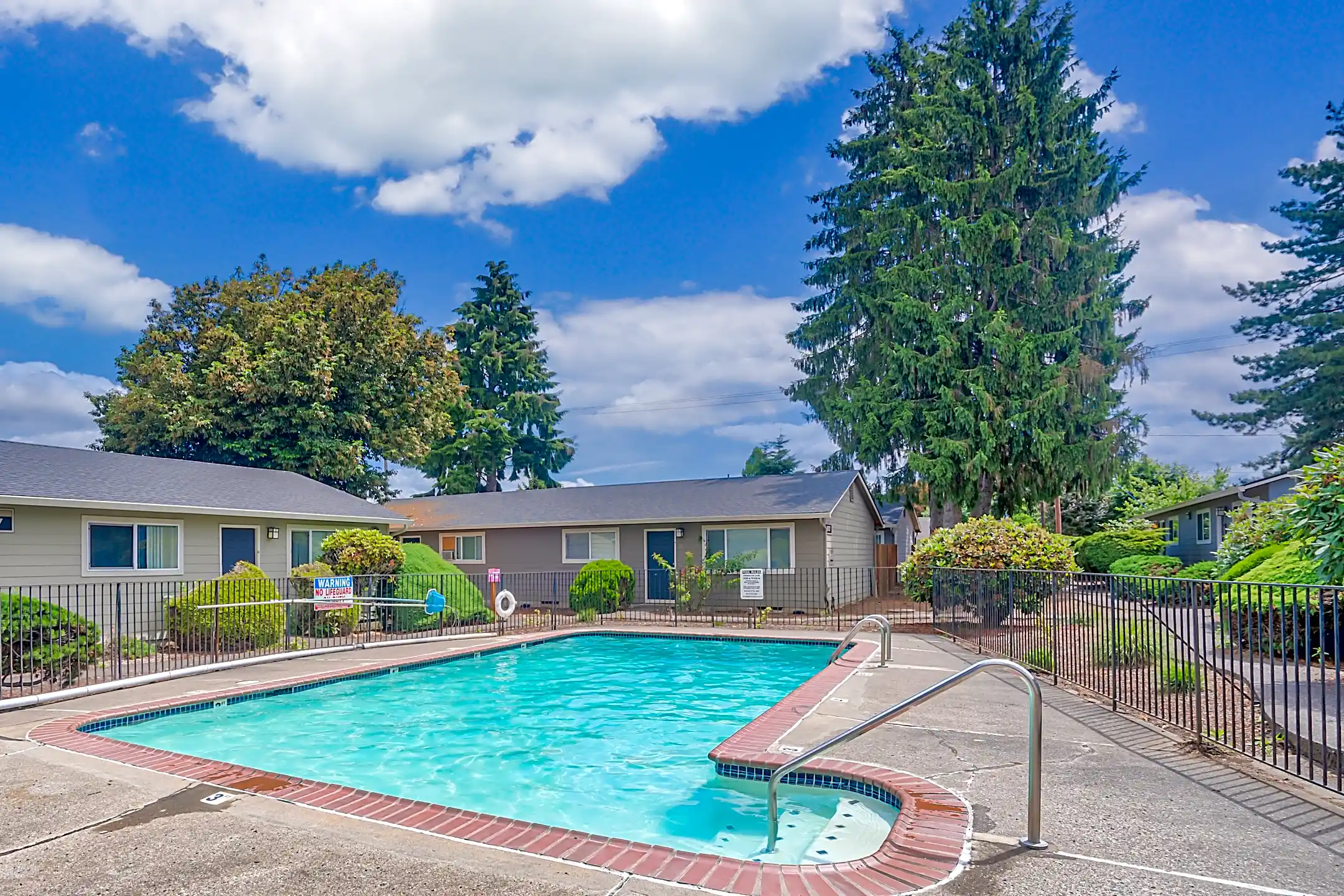 Pool - Harrison Square - Portland, OR