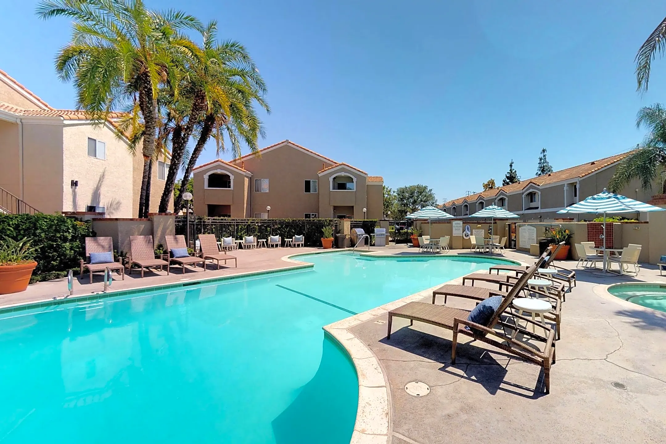 El Paseo Apartment Homes - Tustin, CA 92780