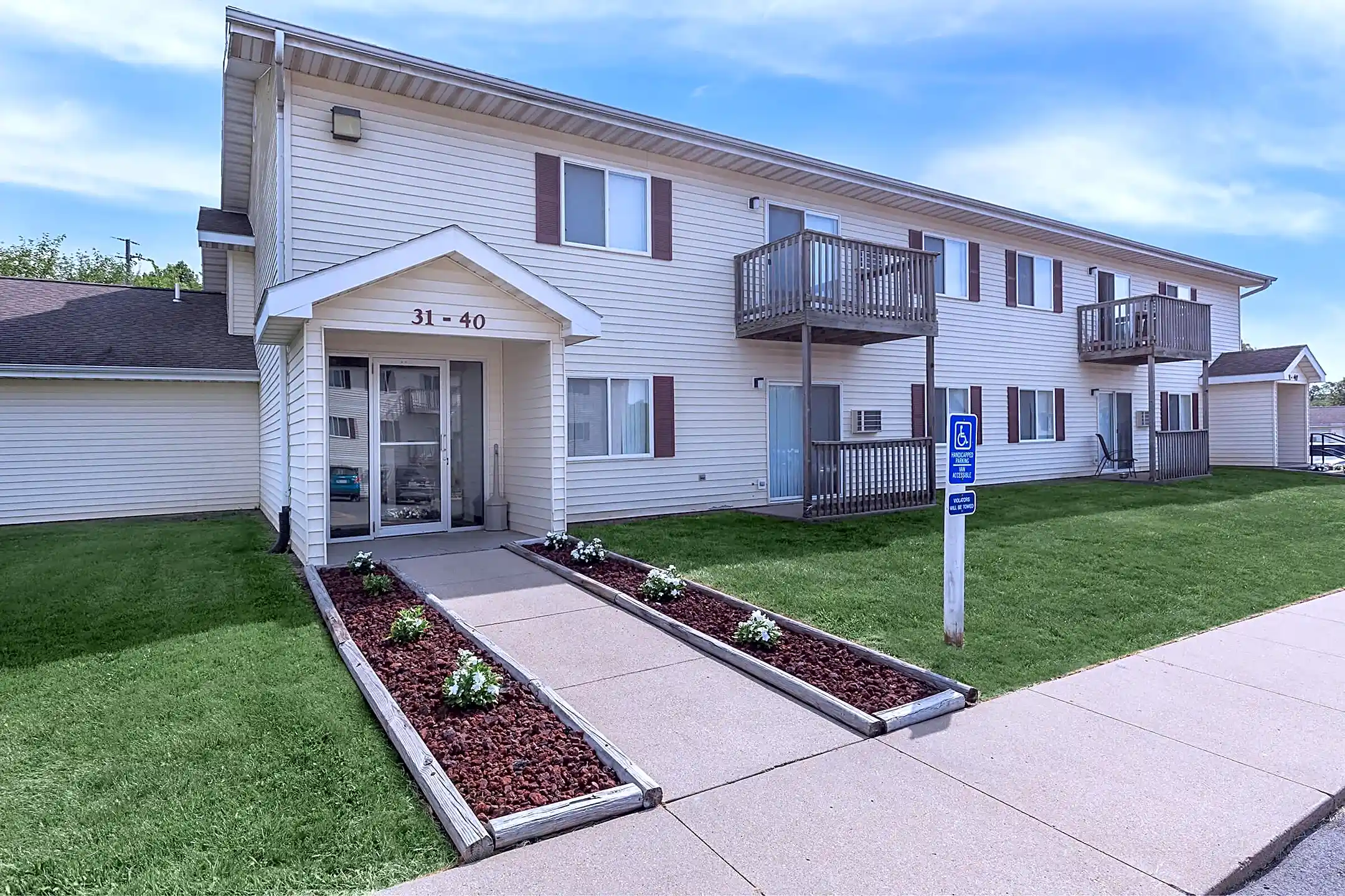 The Landings Apartments Centerville, IA 52544