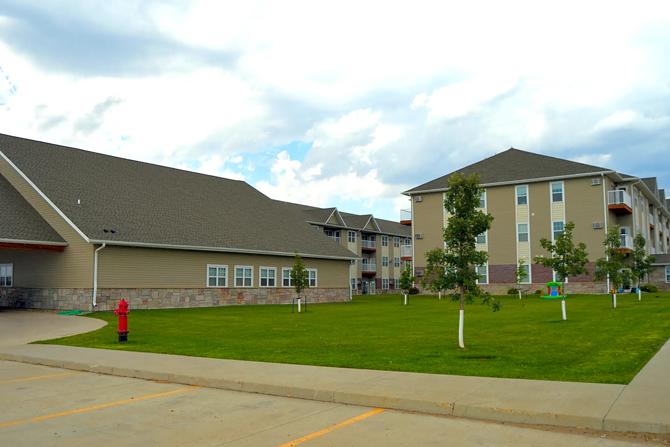 Boulder Ridge Apartments 906 Park Ave W Watford City, ND Apartments