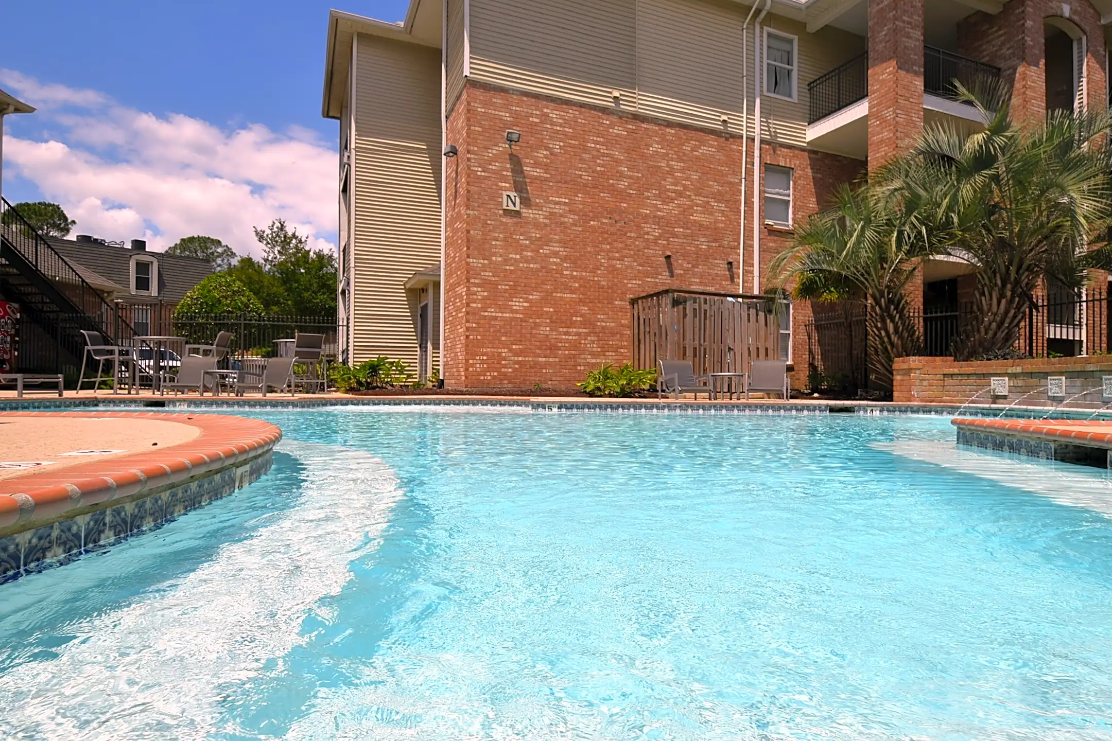 Oakbrook Apartments Baton Rouge, LA 70820