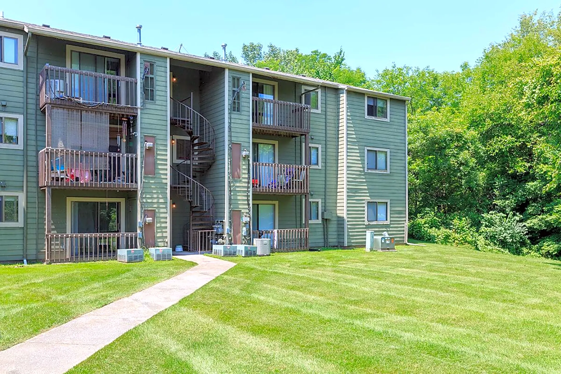 Pheasant Ridge Apartments - 3500 70th St | Moline, IL Apartments for 