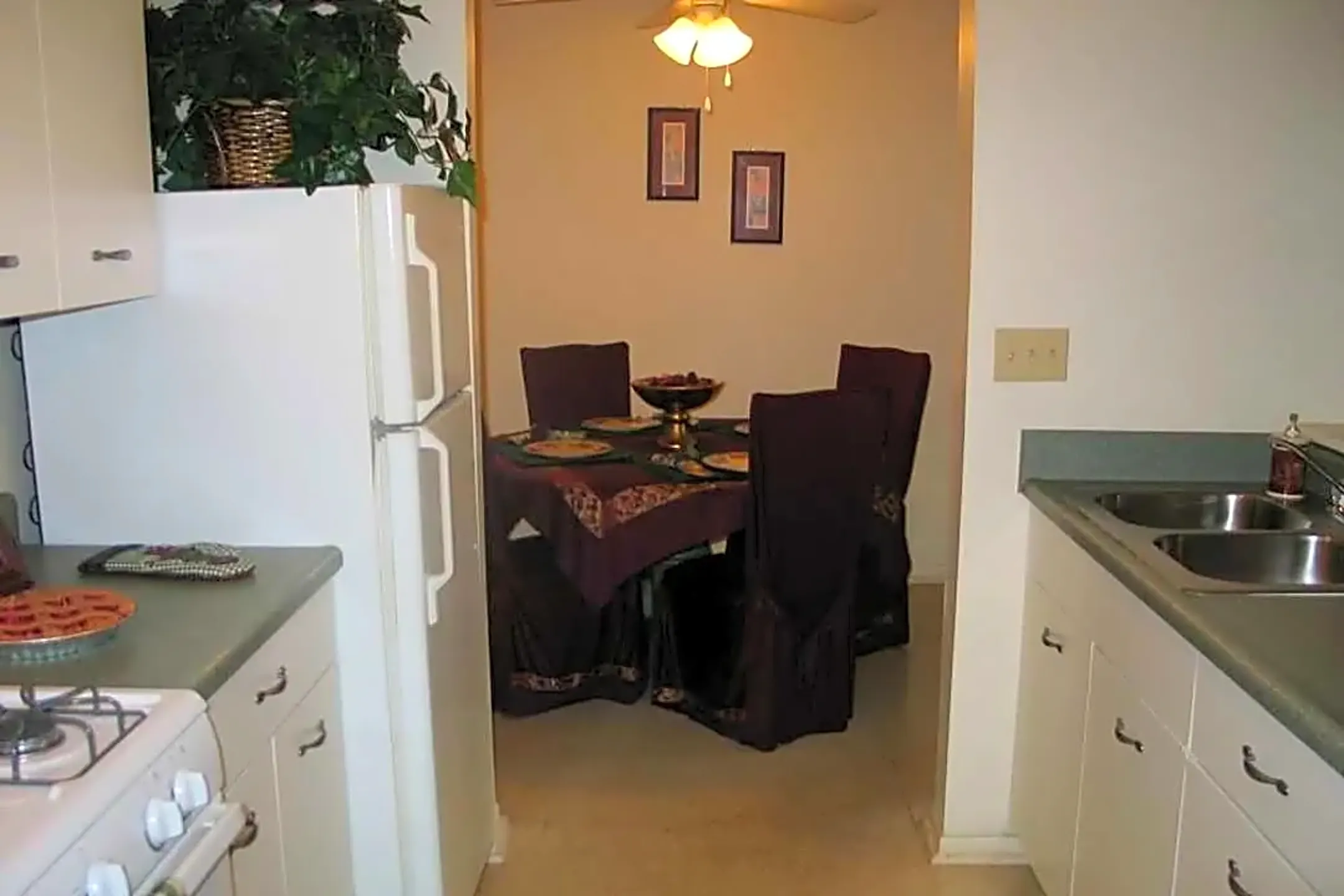 Dining Room - 2340 Sunburst Blvd - Evansville, IN
