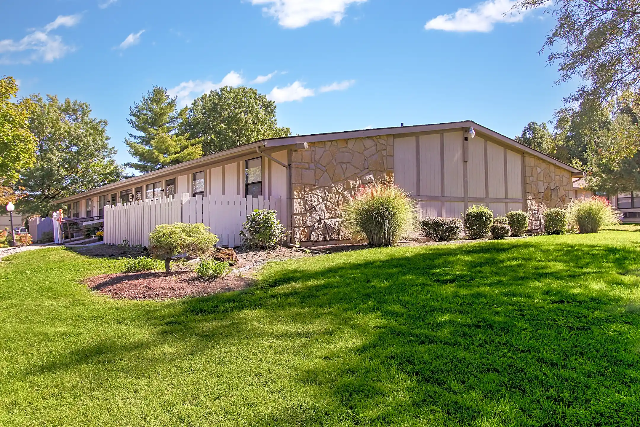 Springwood Apartments 131 N Kimberly Ave Austintown, OH Apartments for Rent Rent.