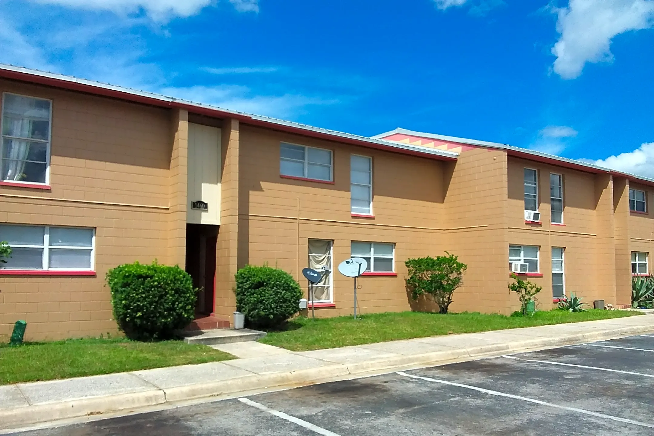 Parkview Apartments - Eustis, FL 32726