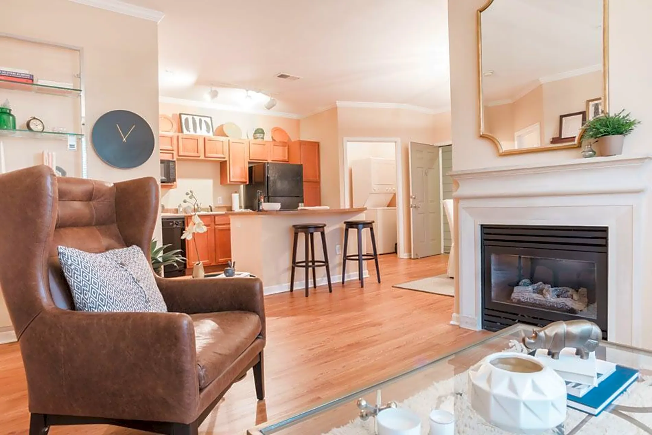 IMT Lone Tree Apartments 10047 Park Meadows Dr Lone Tree, CO