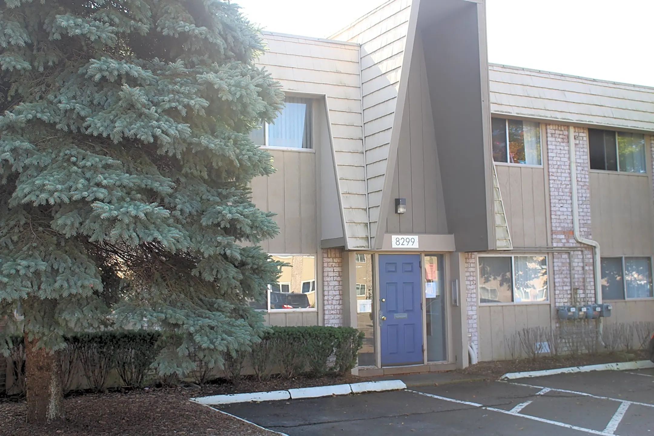 Woodcrest Apartments 8300 Woodcrest Dr Westland, MI Apartments for