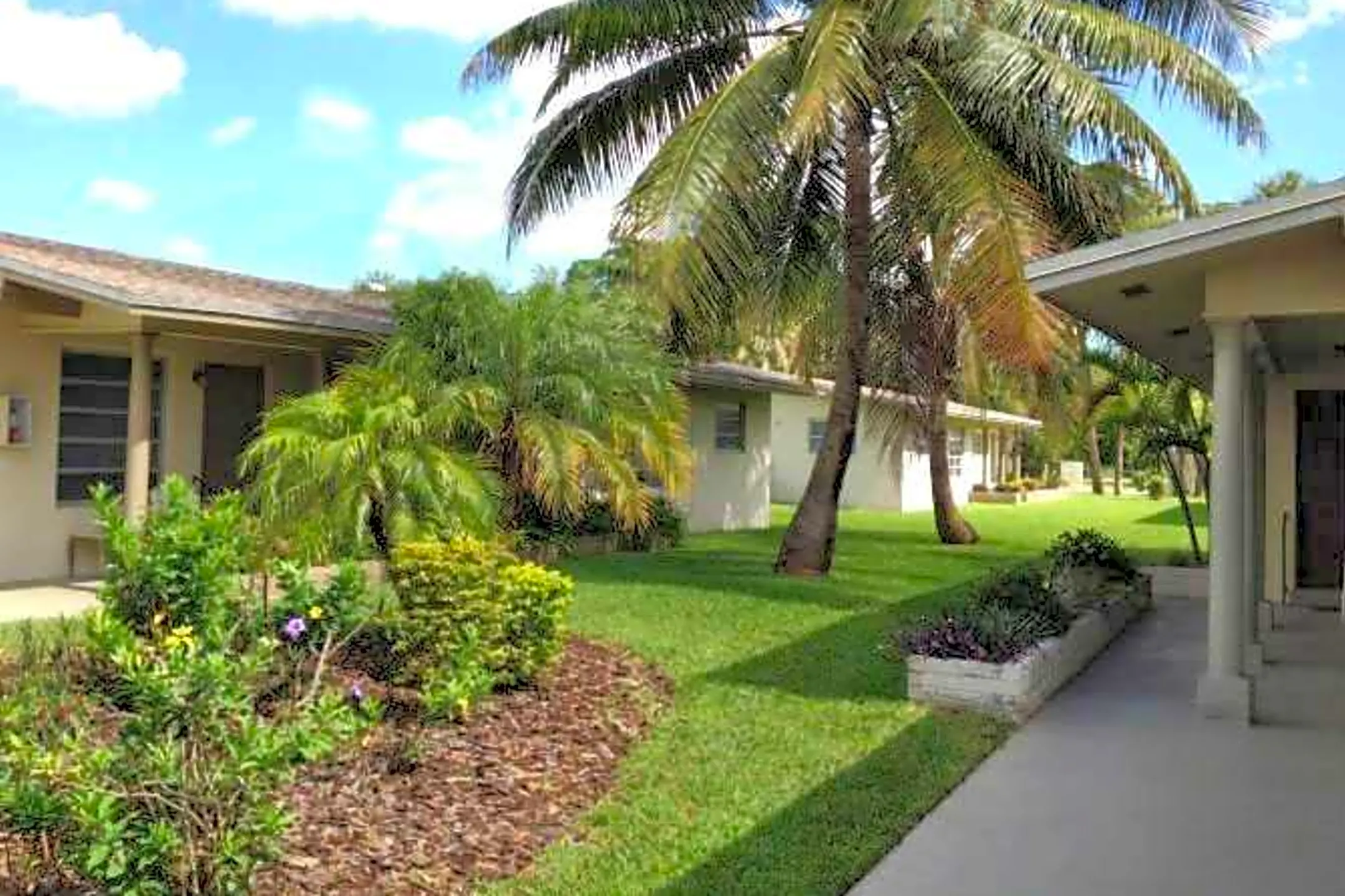 Courtyard - Community Acres - Fort Lauderdale, FL