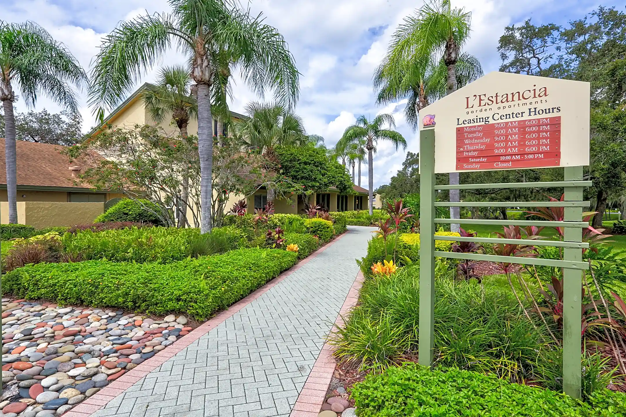 L Estancia Garden Apartments 3516 Coronado Dr Sarasota, FL