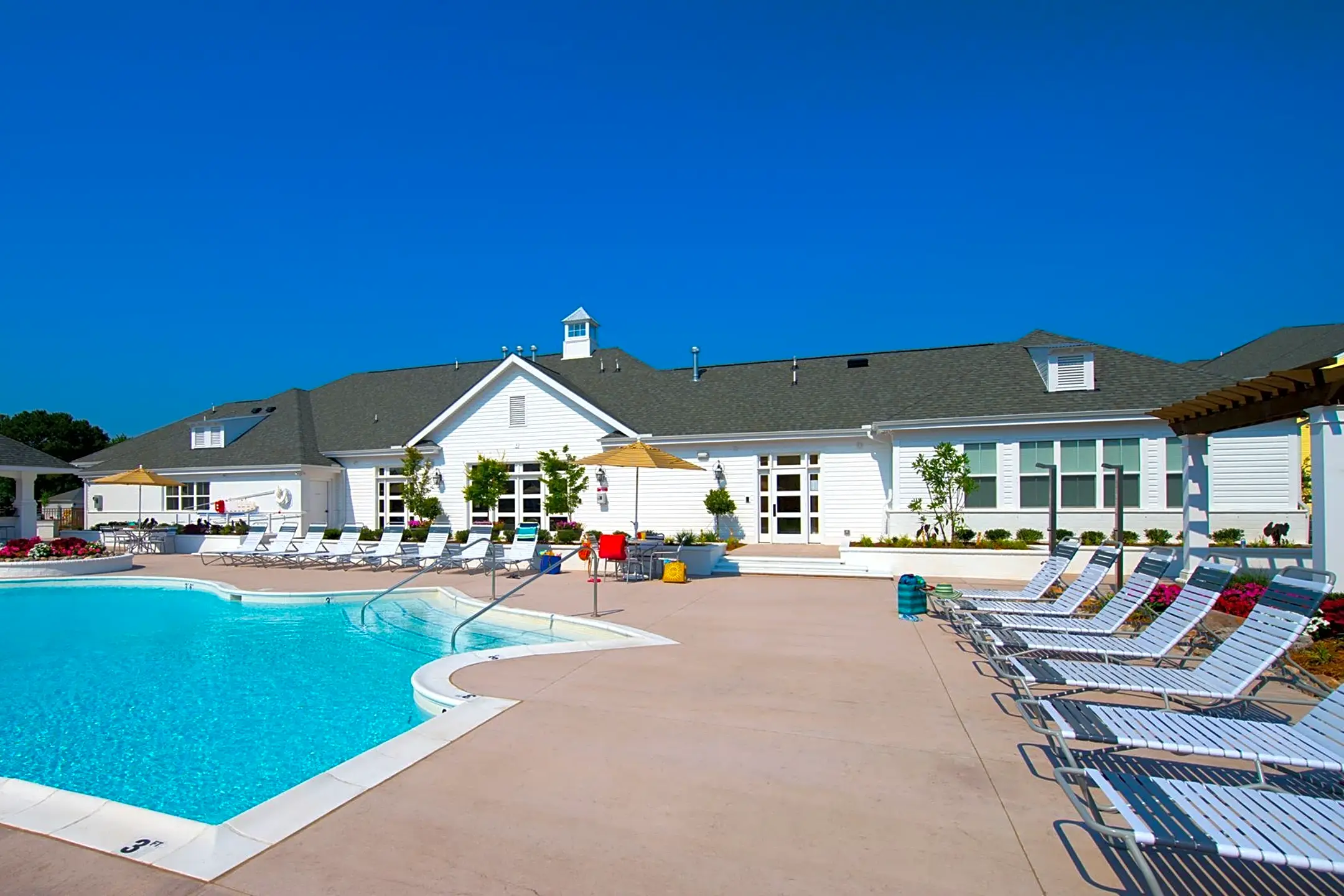 The Apartments at Spence Crossing 3900 Spence Crossing Way Virginia