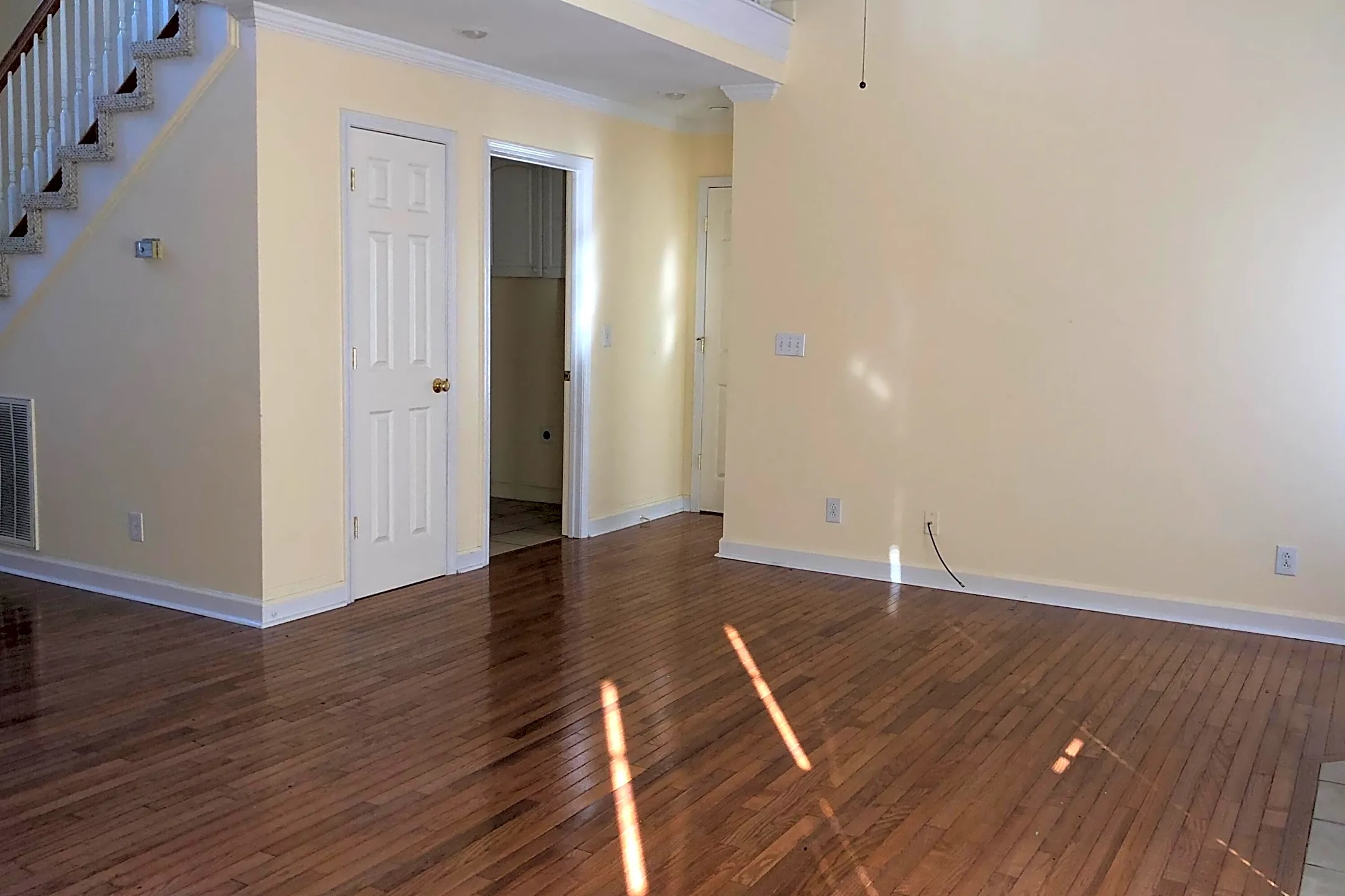 Living Room - 6 Willow Tree Ct - Johnson City, TN