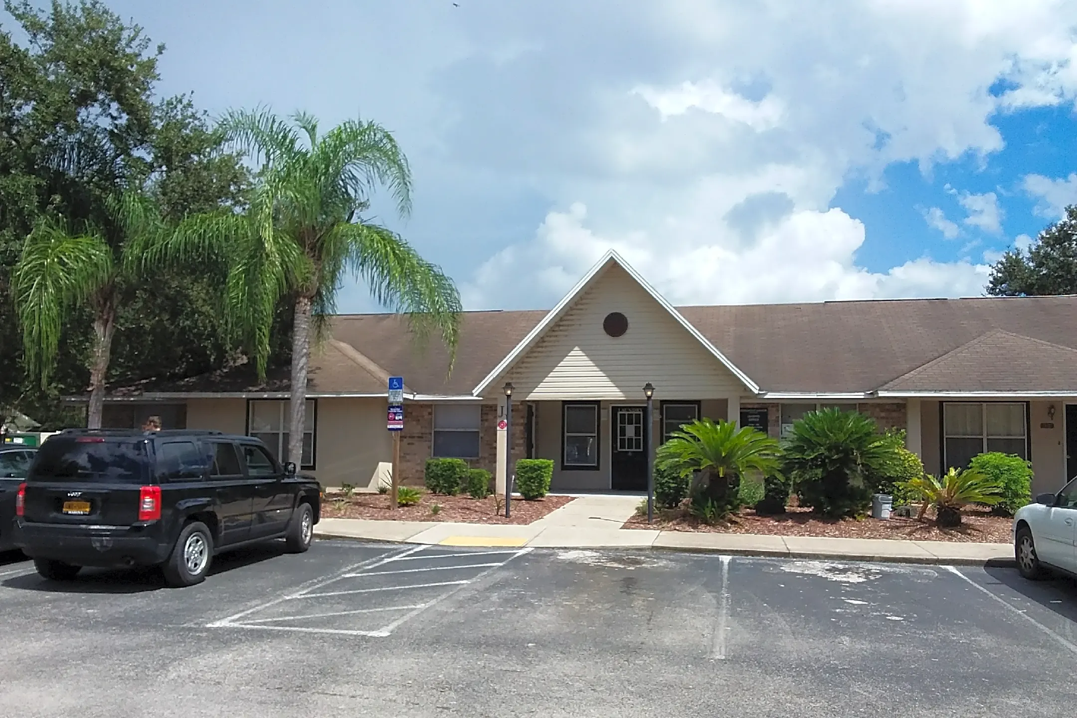 Devonshire Apartments - Eustis, FL 32726