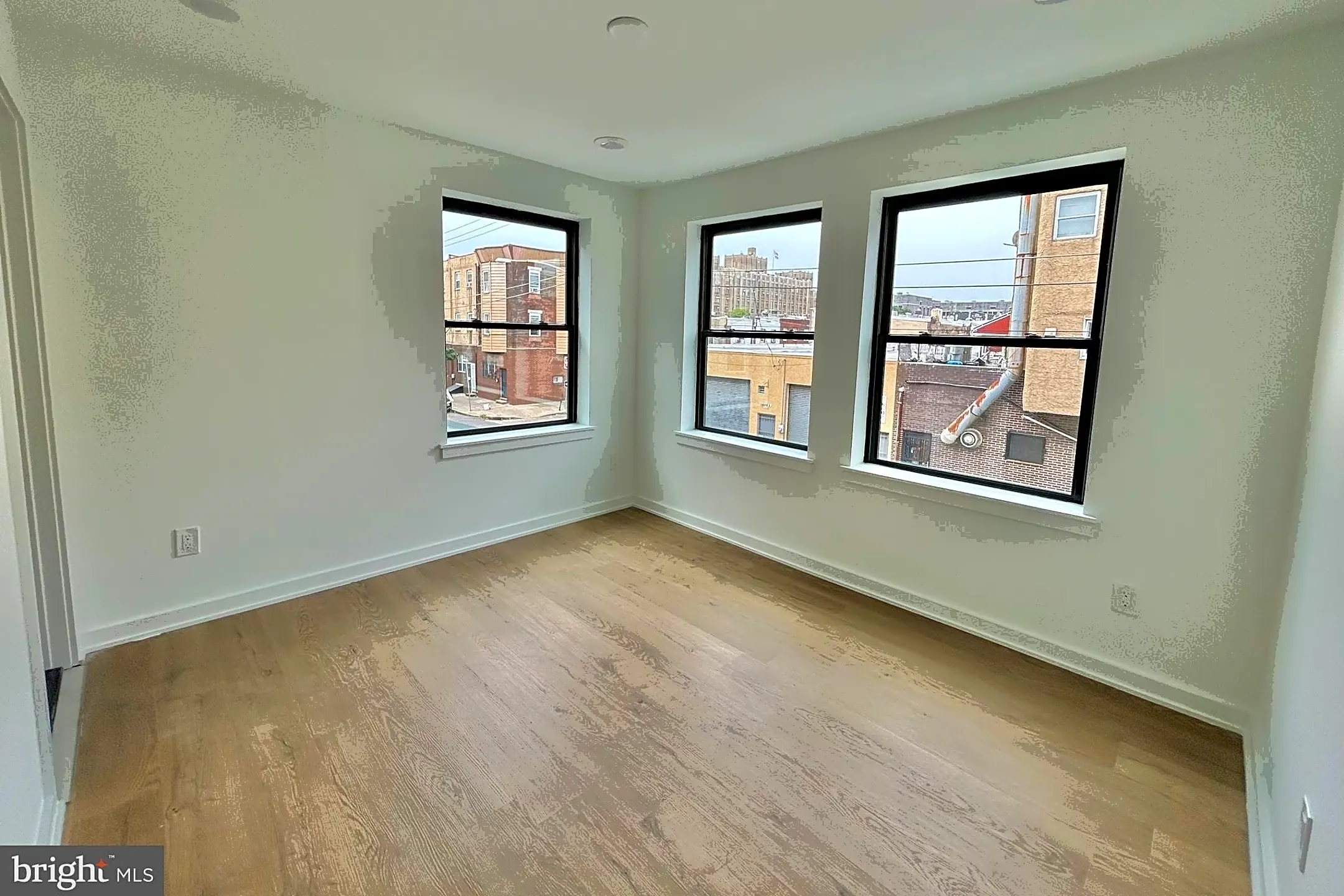 Bedroom - 642 Moore St #301 - Philadelphia, PA
