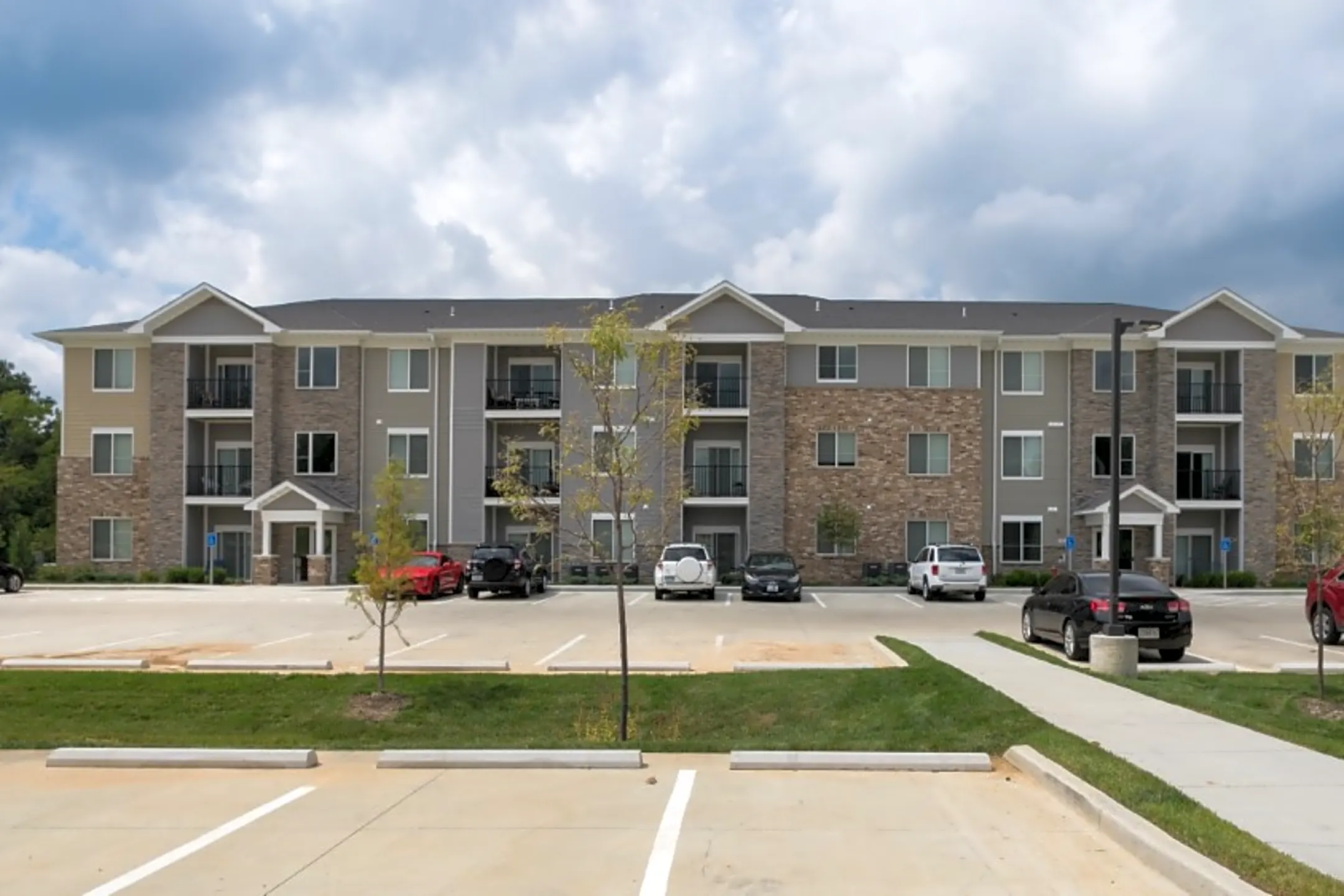 The Trace Upscale Apartments 1100 Vogt Drive Weldon Spring, MO
