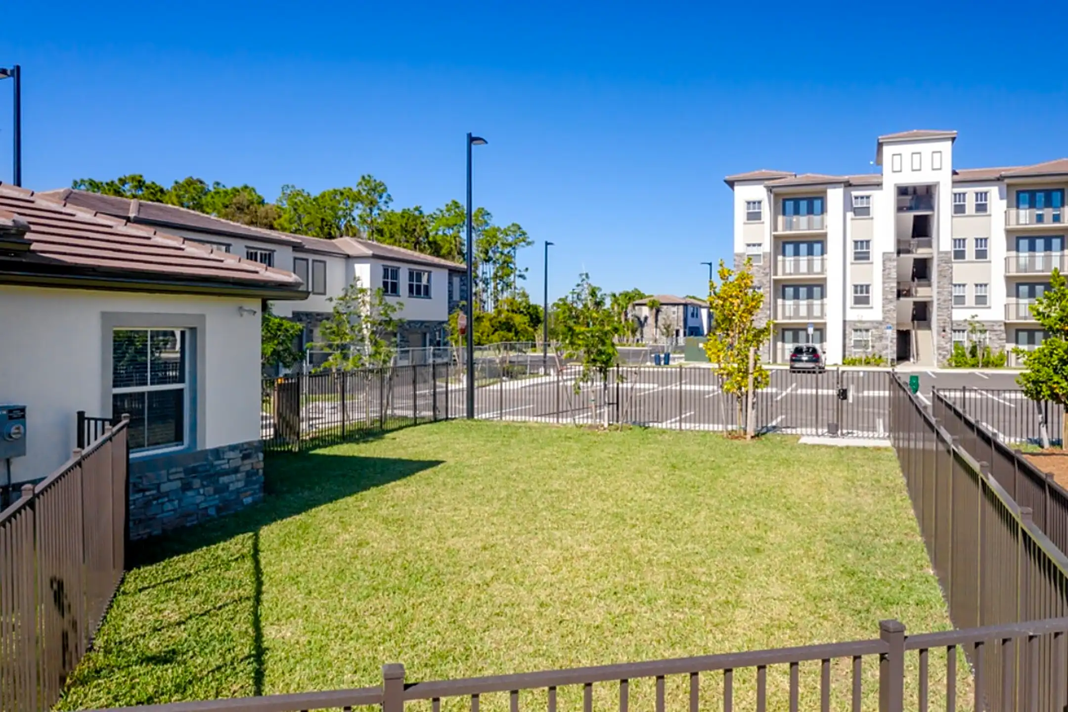 Legacy Gateway 10900 Legacy Gateway Circle Fort Myers, FL