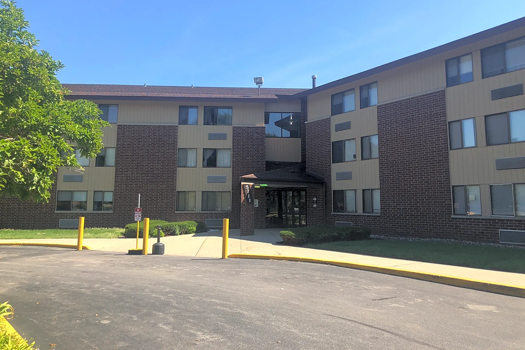 Hammond Elderly Apartments 5111 Sohl Avenue Hammond, IN Apartments