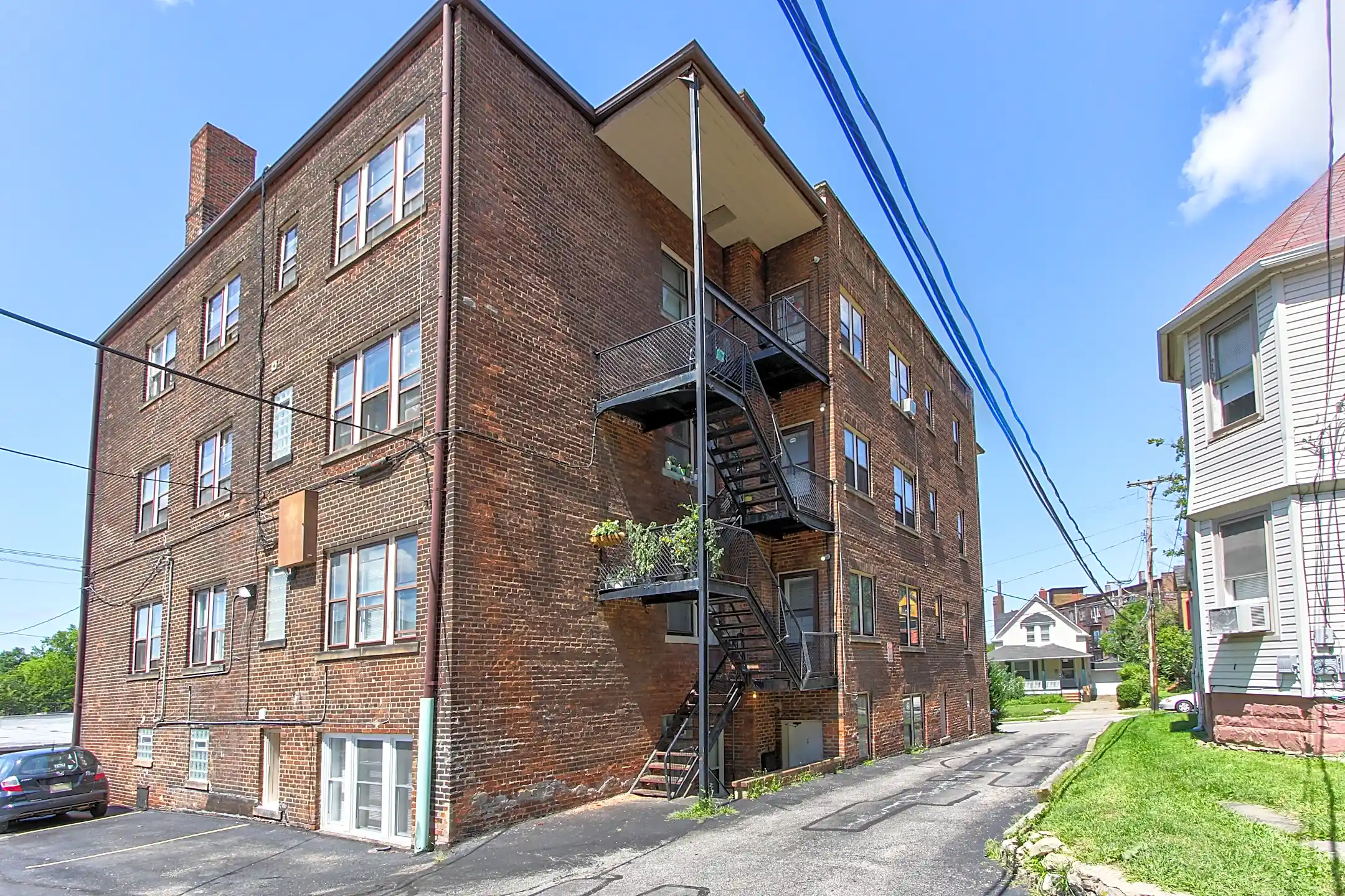 2814 Hampshire Rd Cleveland Heights, OH 44118