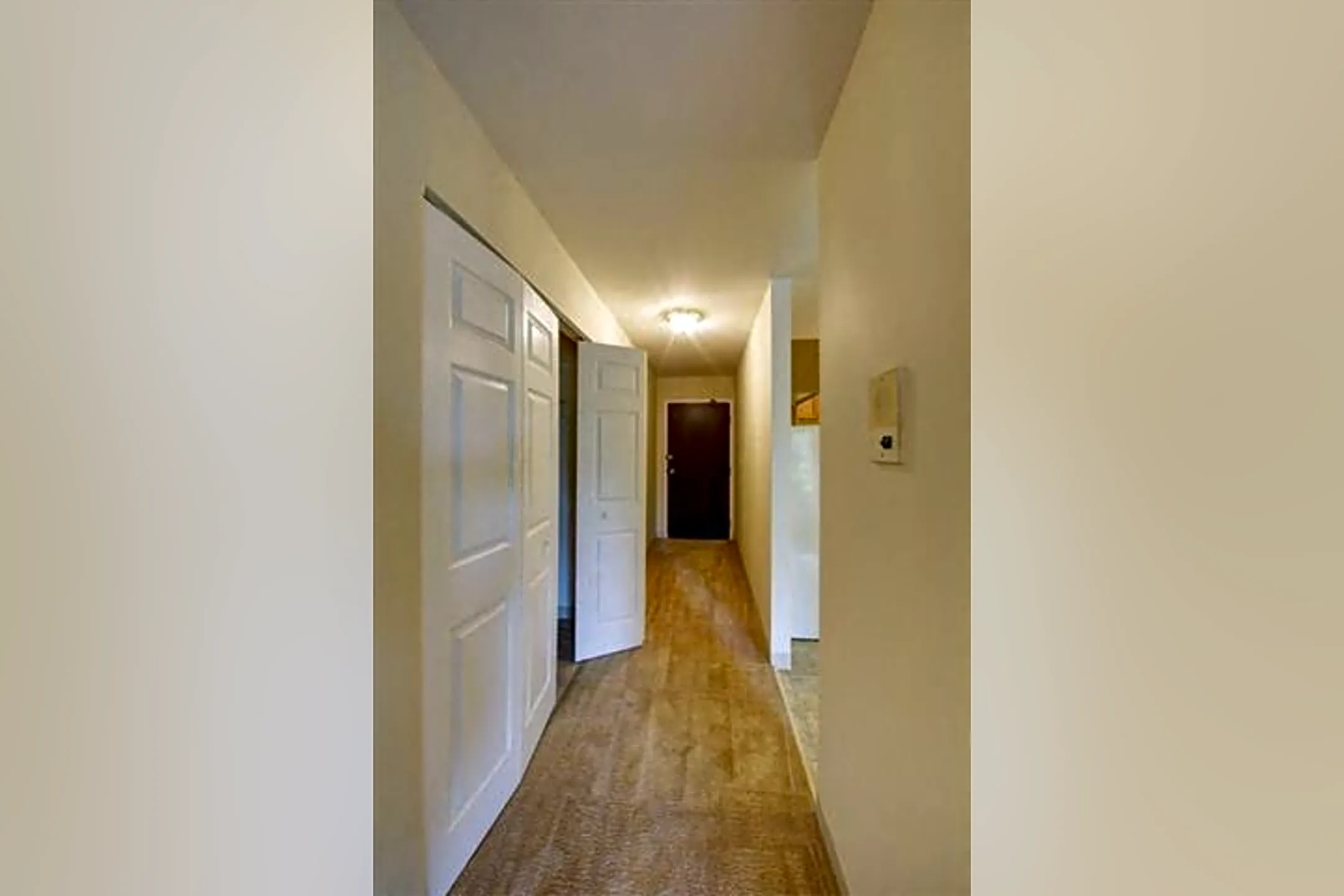 Rosewood Apartments 318 W Forest Ave Round Lake, IL Apartments for