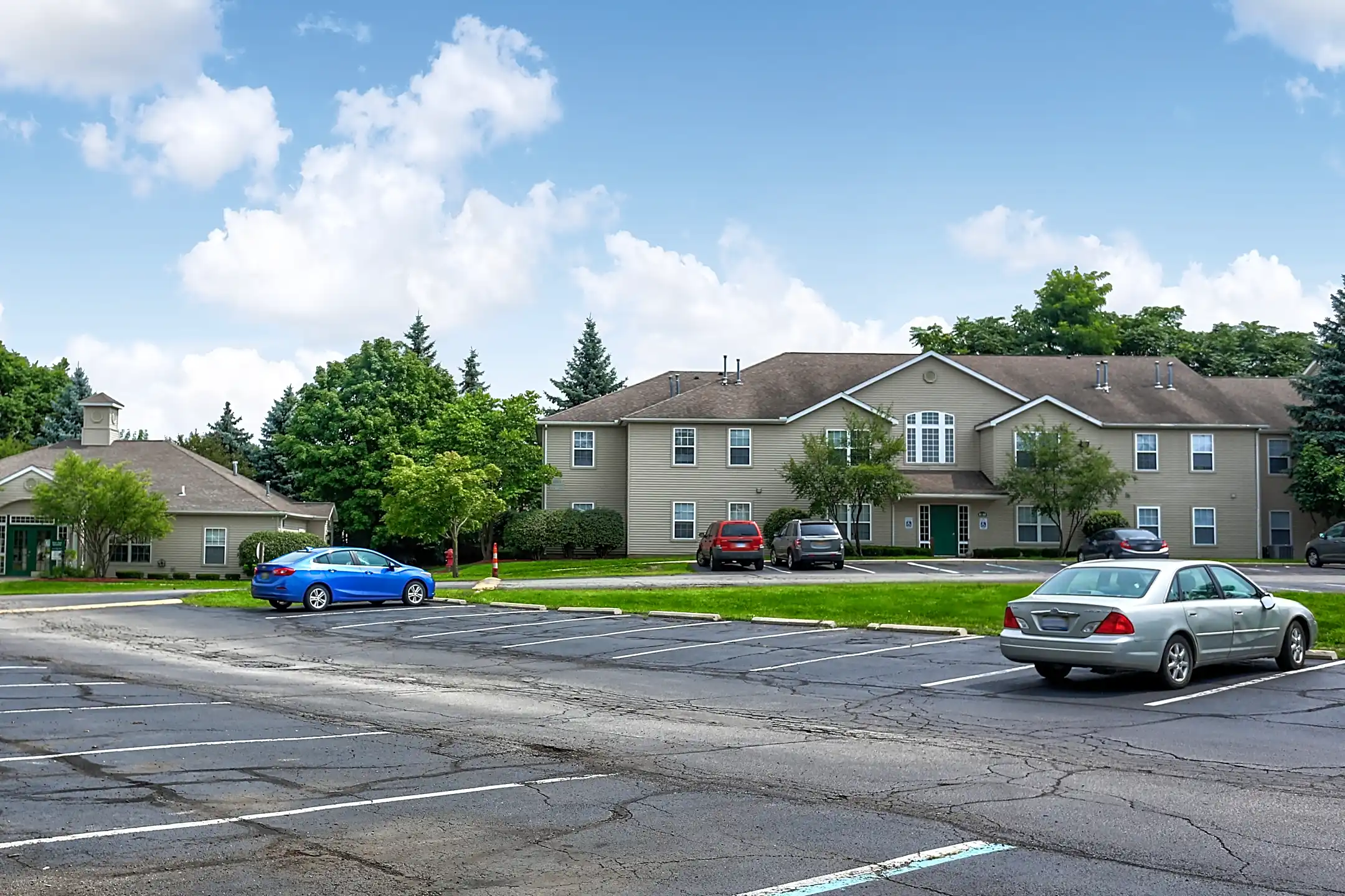 Oaks of River Bend, The 649 W Beecher St Adrian, MI Apartments for