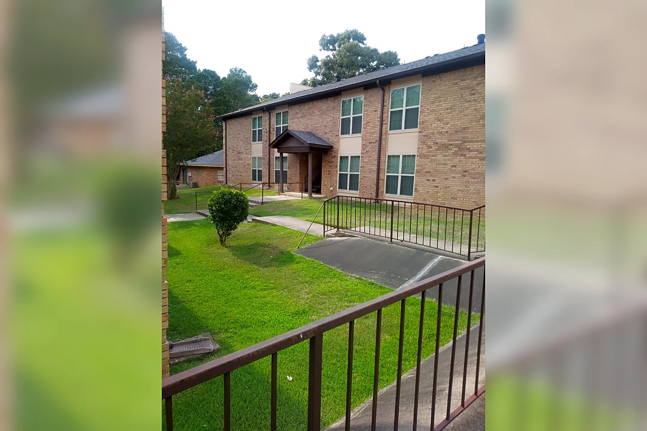 Charleston Square Apartments - Ruston, LA 71270