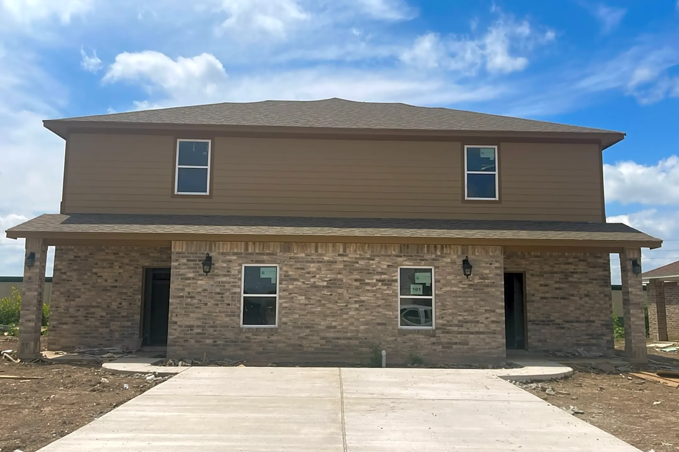 109 Olive St Los Fresnos, TX Townhomes for Rent Rent.