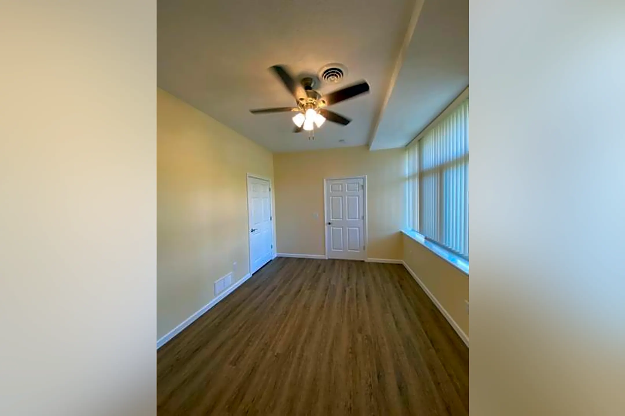 10 Castle St Houses Oneida, NY 13421