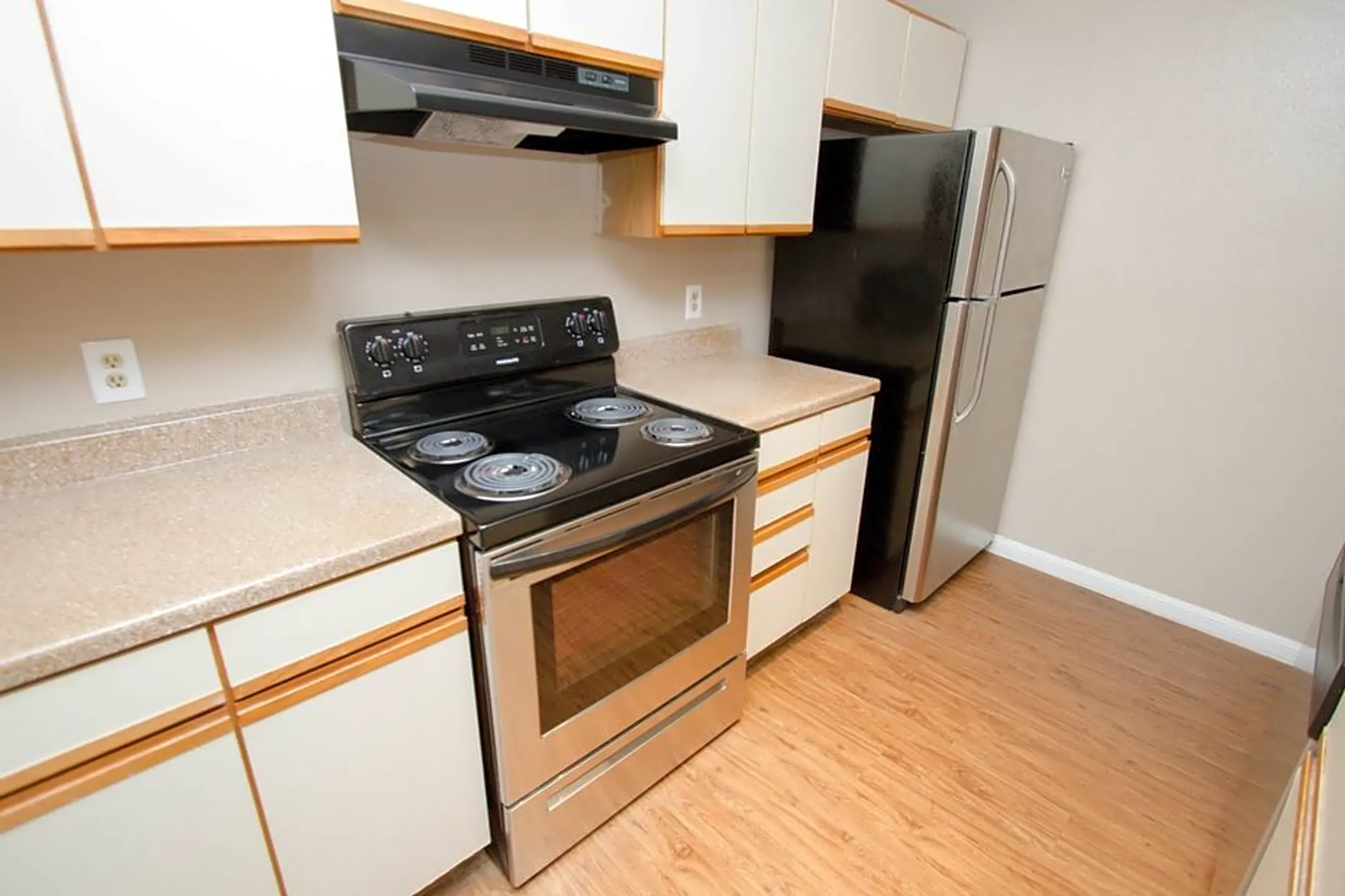 Kitchen - The Townhomes on Three - Webster, TX