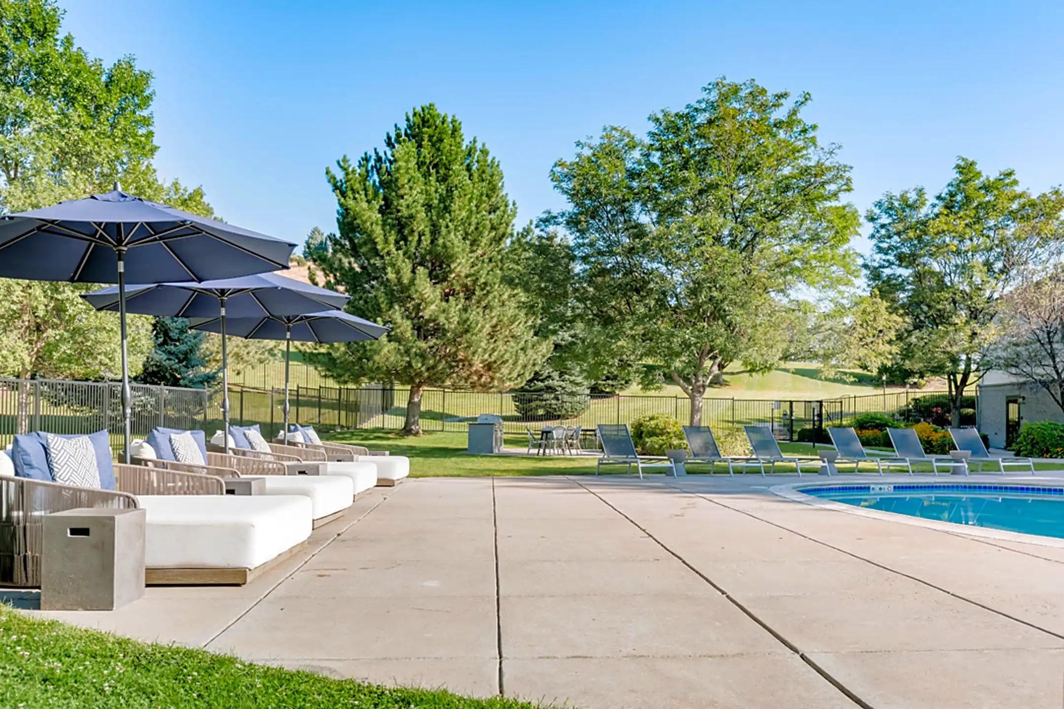 Kallisto at Bear Creek 2605 S Miller Dr Lakewood, CO Apartments for