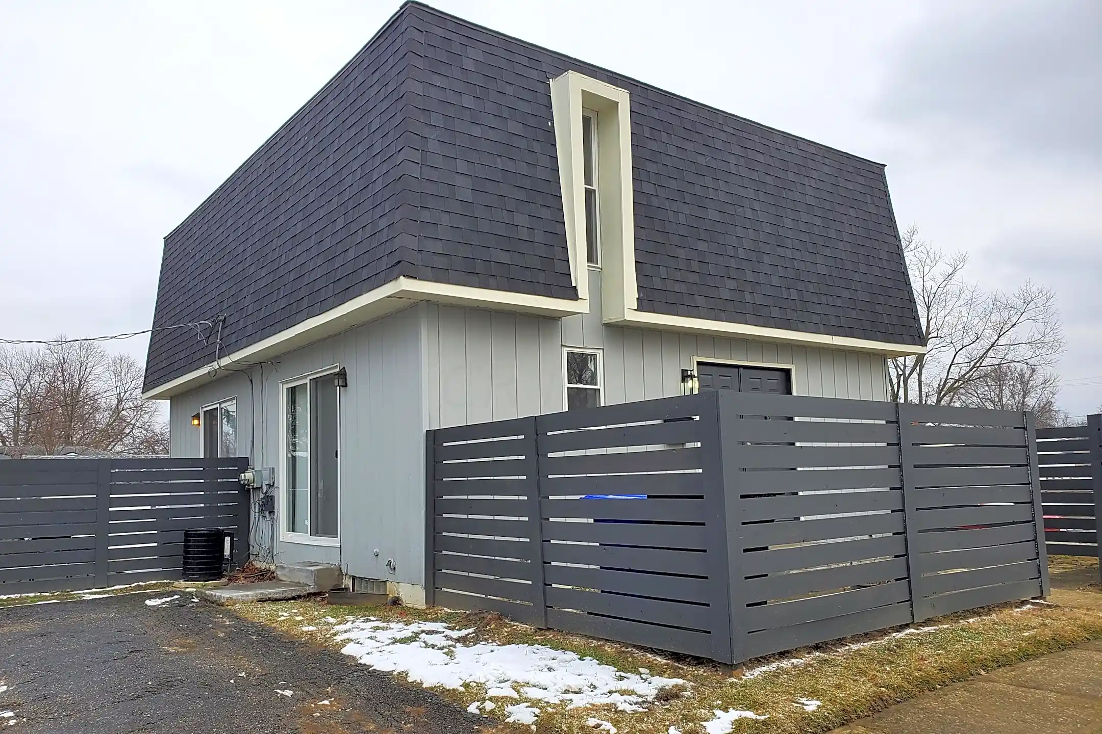 Building - 5646 Tamarack Blvd - Columbus, OH