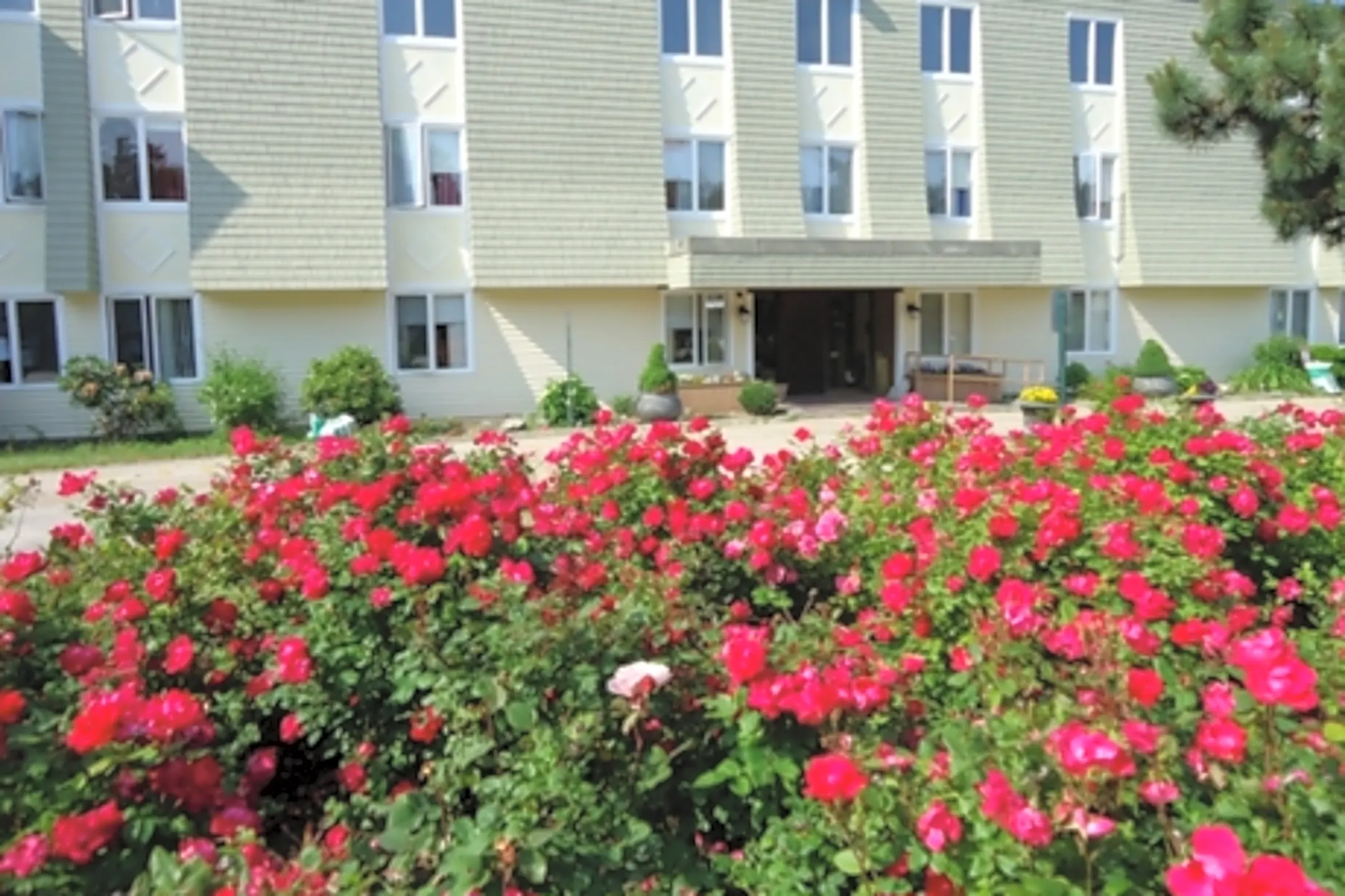 Hyannis House 290 W Main St Hyannis, MA Apartments for Rent Rent.