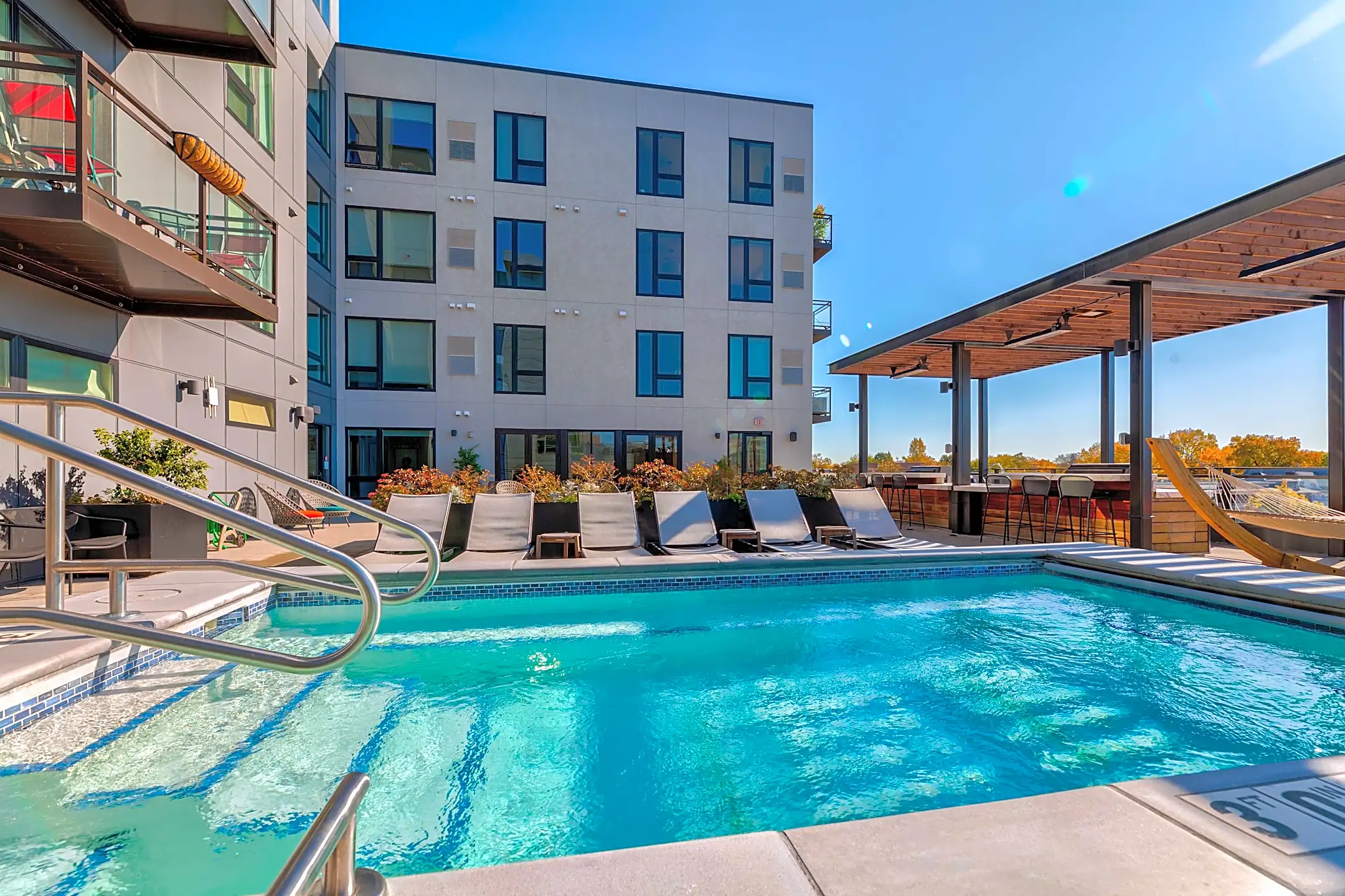 Revel Apartments Minneapolis, MN 55408