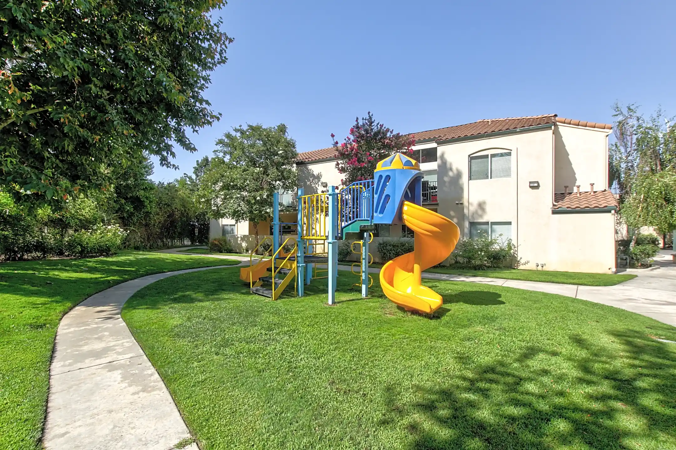 Amber Ridge Apartments 2421 Foothill Blvd La Verne, CA Apartments