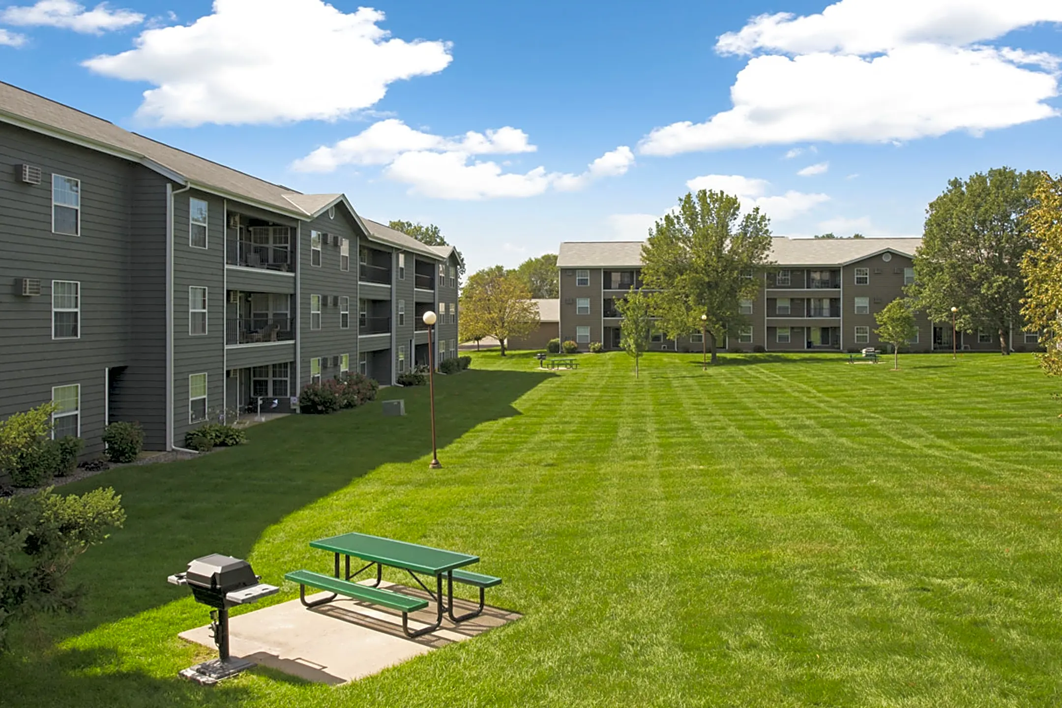 Elk River Apartments