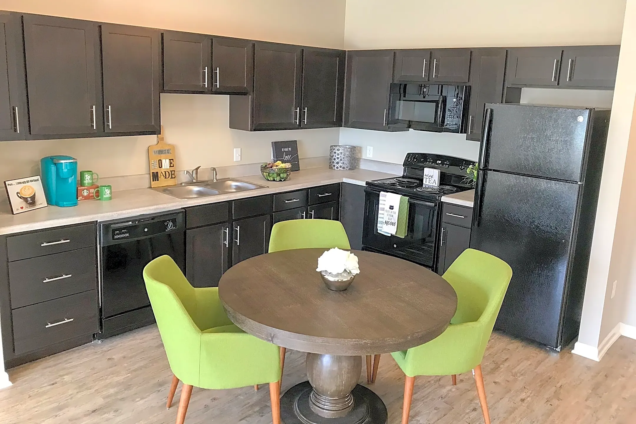 Sansom Pointe 55 + Community 2500 Washington Ave Fort Worth, TX