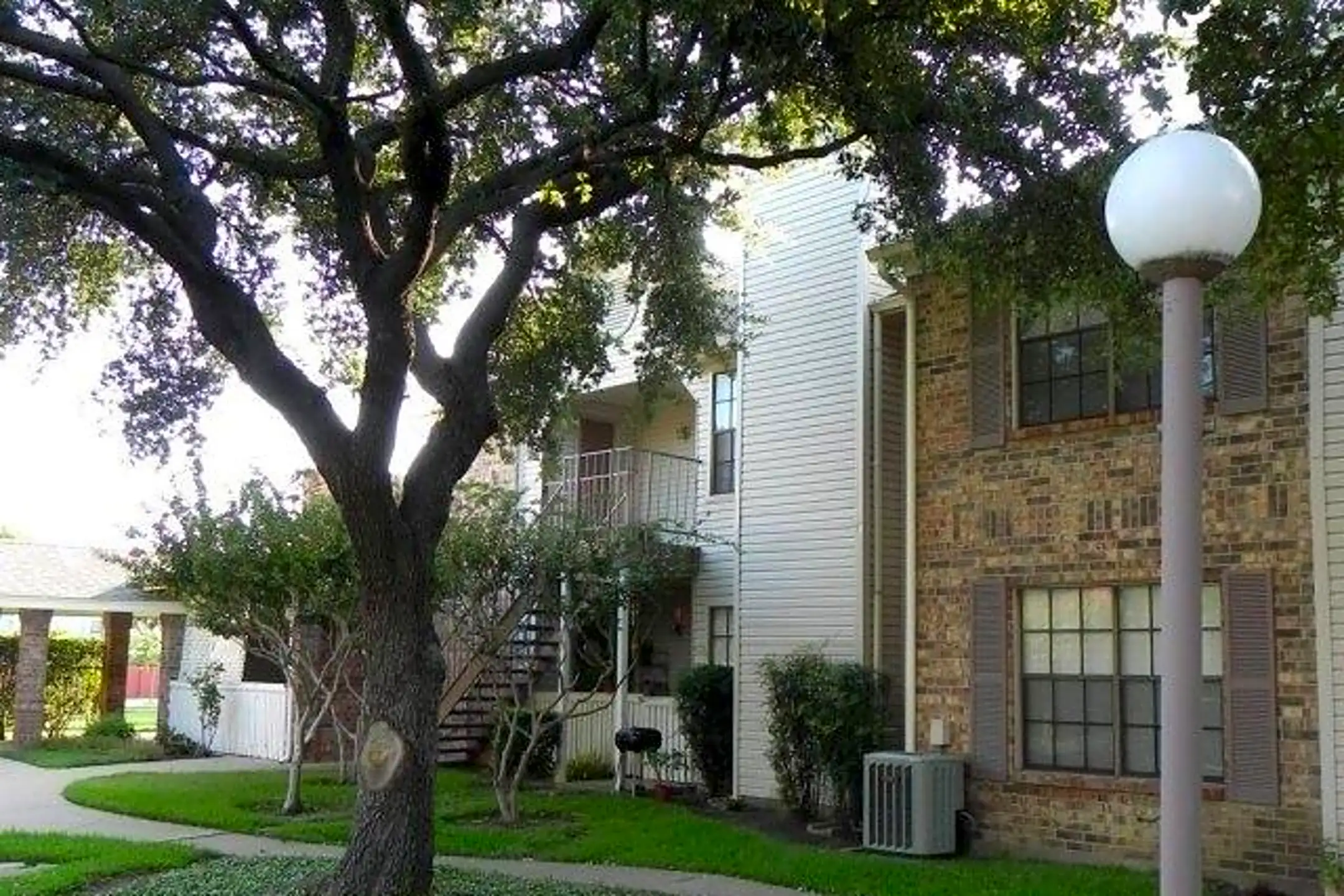 Hebron Oaks Apartments 1930 E Hebron Pkwy Carrollton, TX Apartments