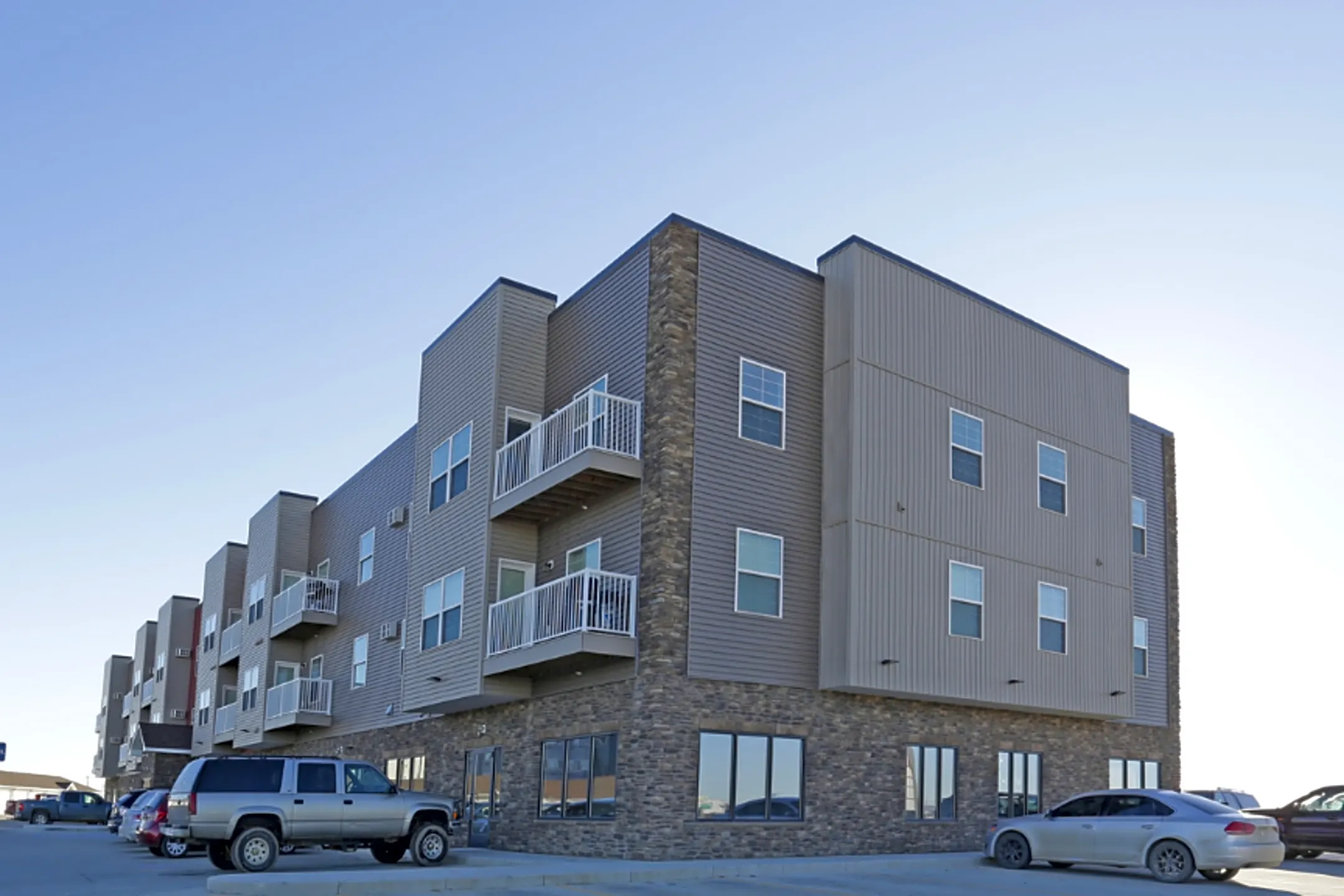 Building - Stanley Square Apartments - Stanley, ND