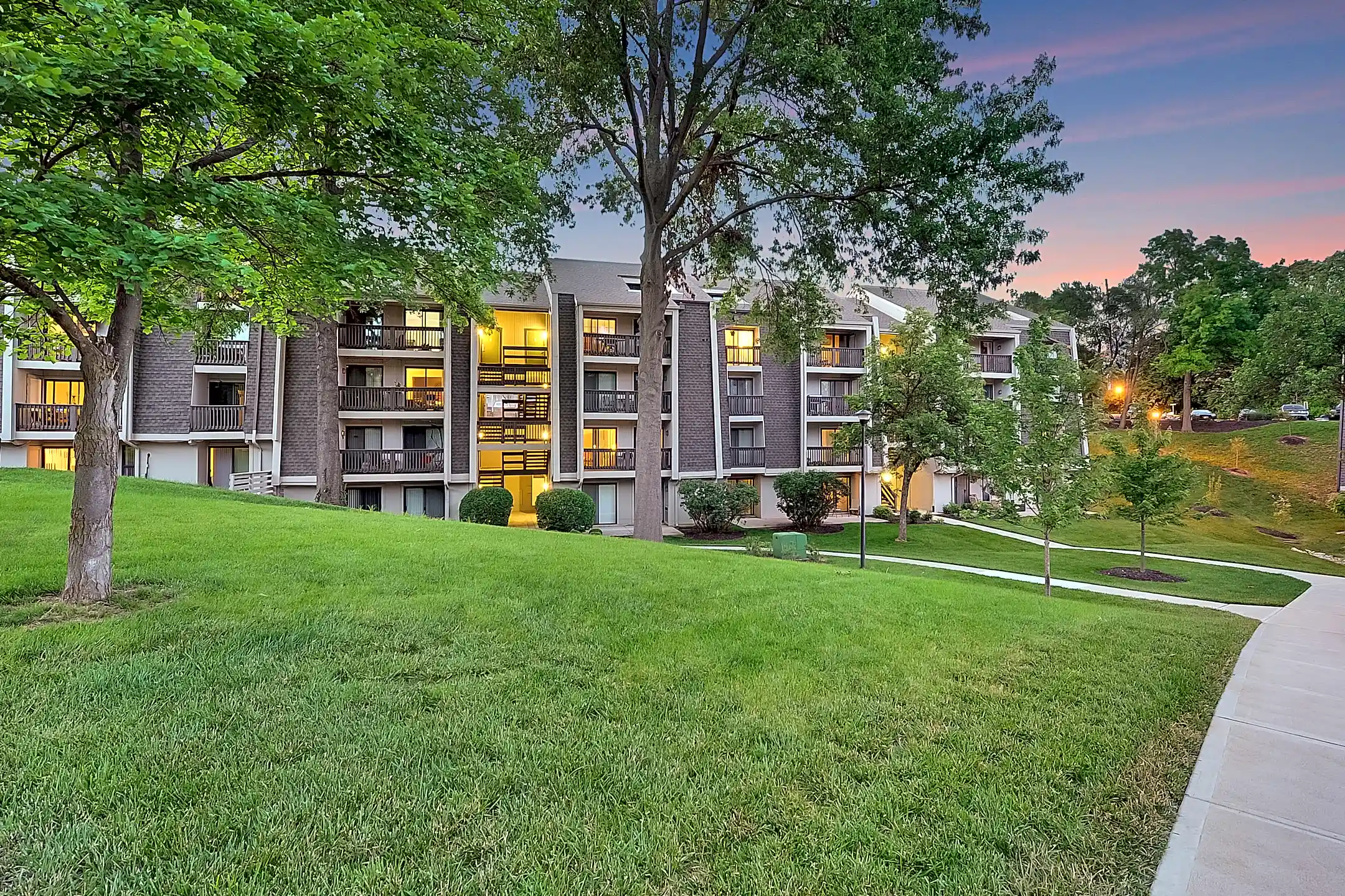 Stonegate Apartments 1424 Stoney Meadows Drive Manchester, MO