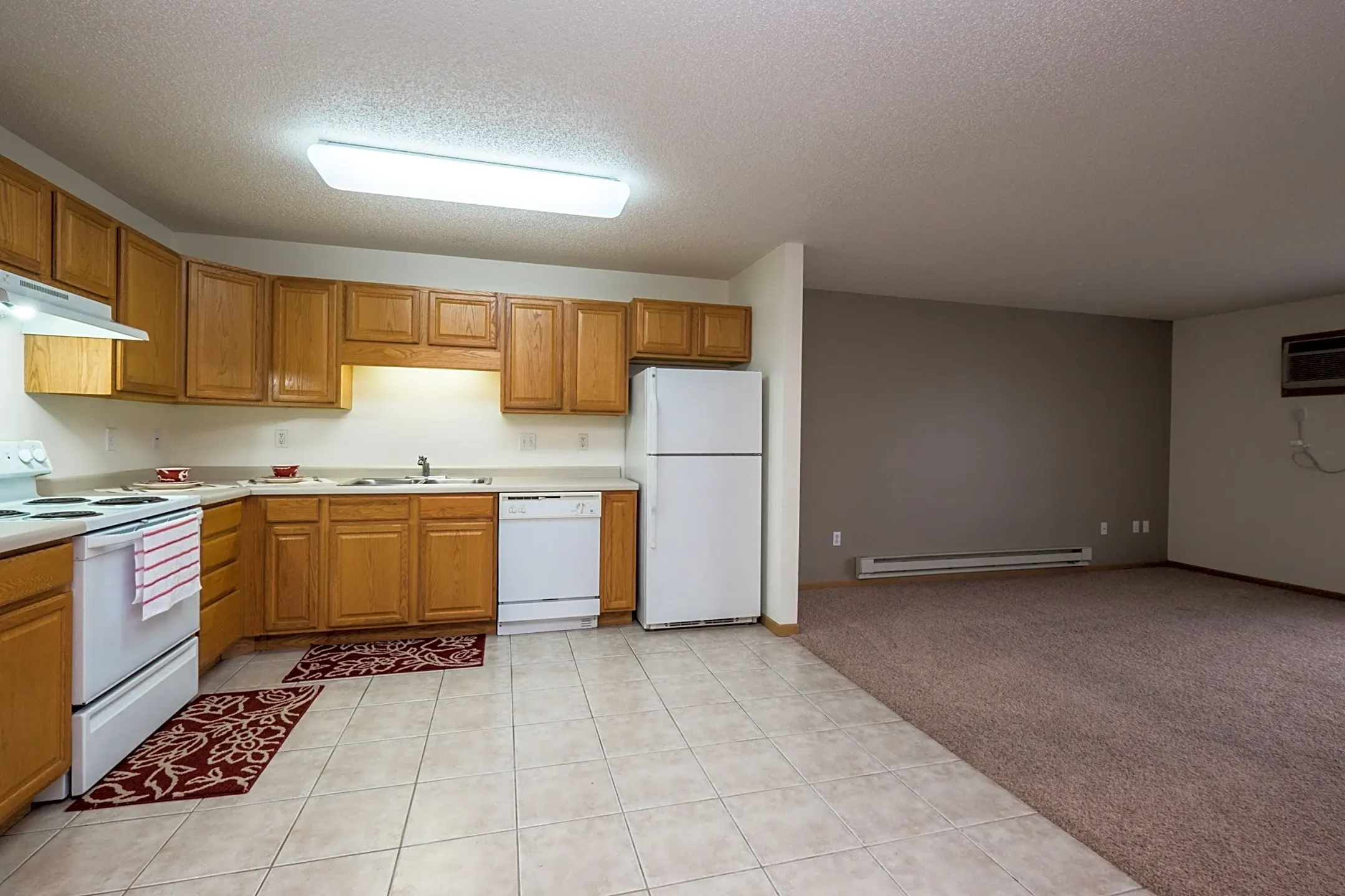 Kitchen - Stonebridge Apartments - Fargo, ND