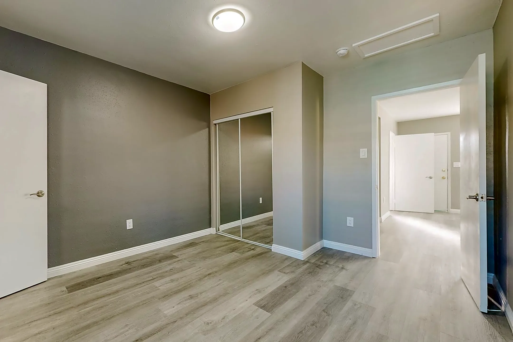 1000 N Sloan Ave 1000 N Sloan Ave unit 1004A Compton, CA Houses