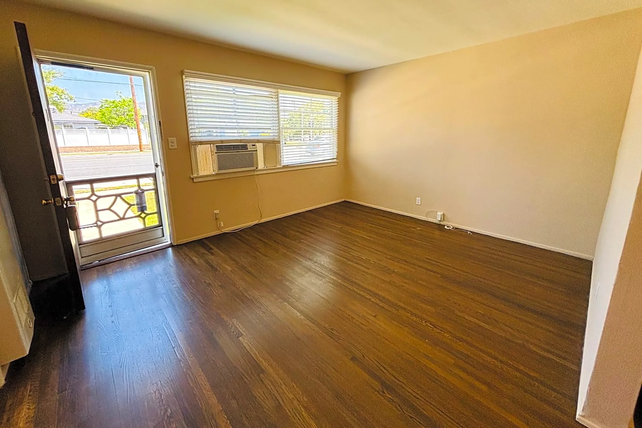 1700 W Victory Blvd 1700 W Victory Blvd unit 1702 A Burbank, CA